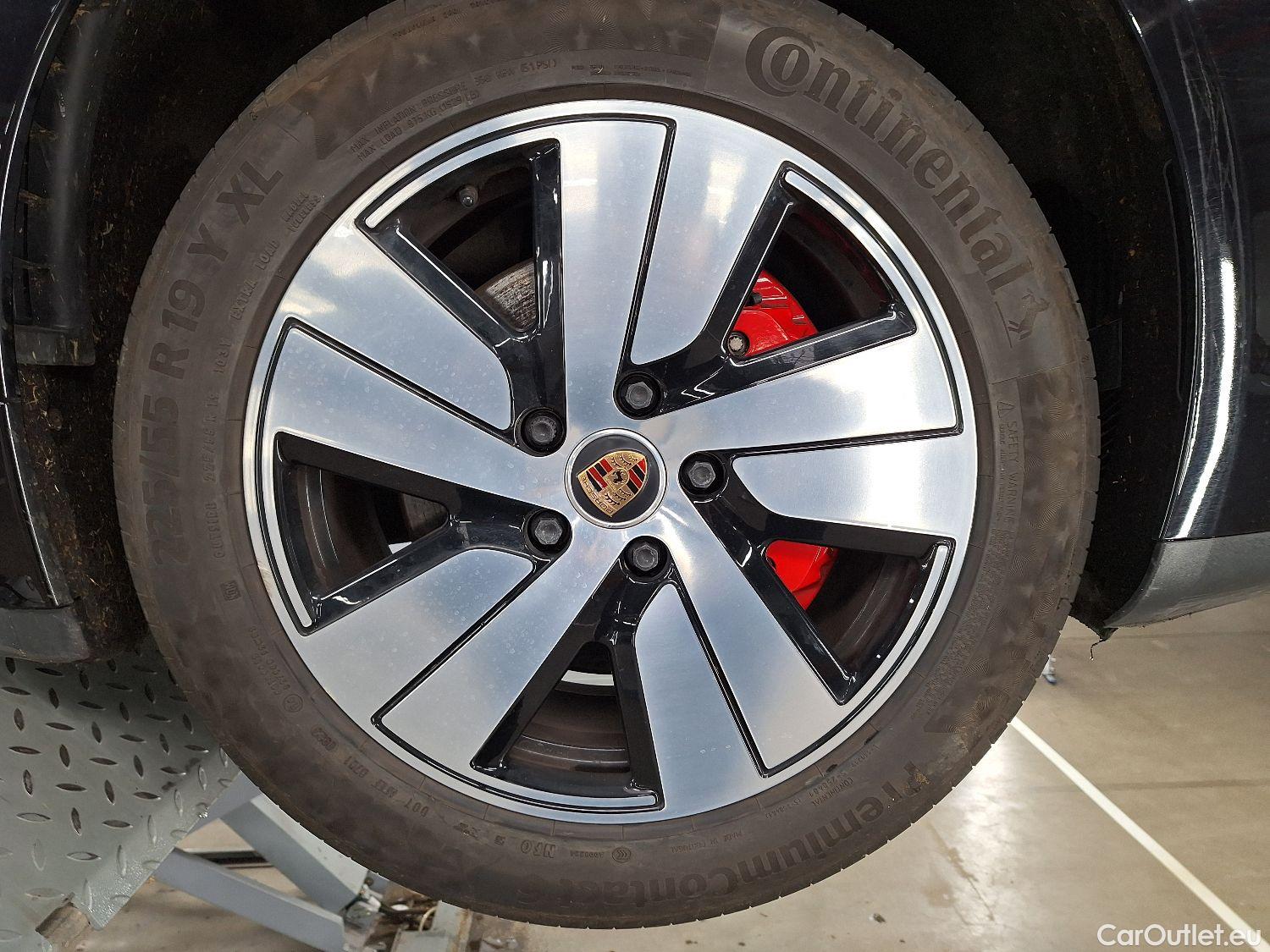  Porsche  Taycan Porsche,  BEV, Porsche  4S 4d #21