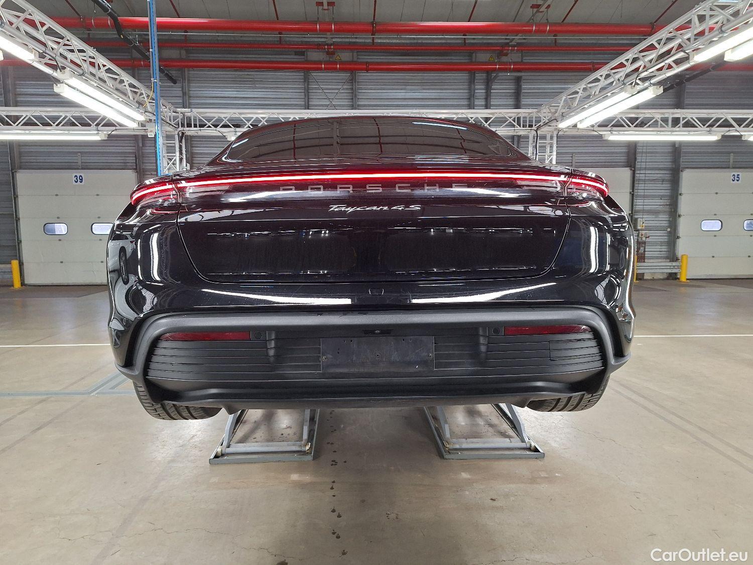  Porsche  Taycan Porsche,  BEV, Porsche  4S 4d #32