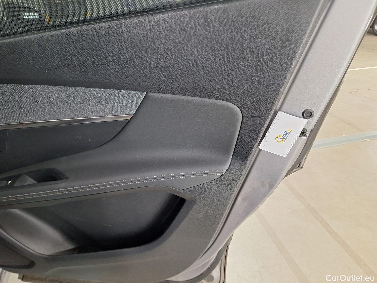  Peugeot  5008 Peugeot,  '16, Peugeot  1.5 BlueHDi 96kW S&S EAT8 Allure 5d #39