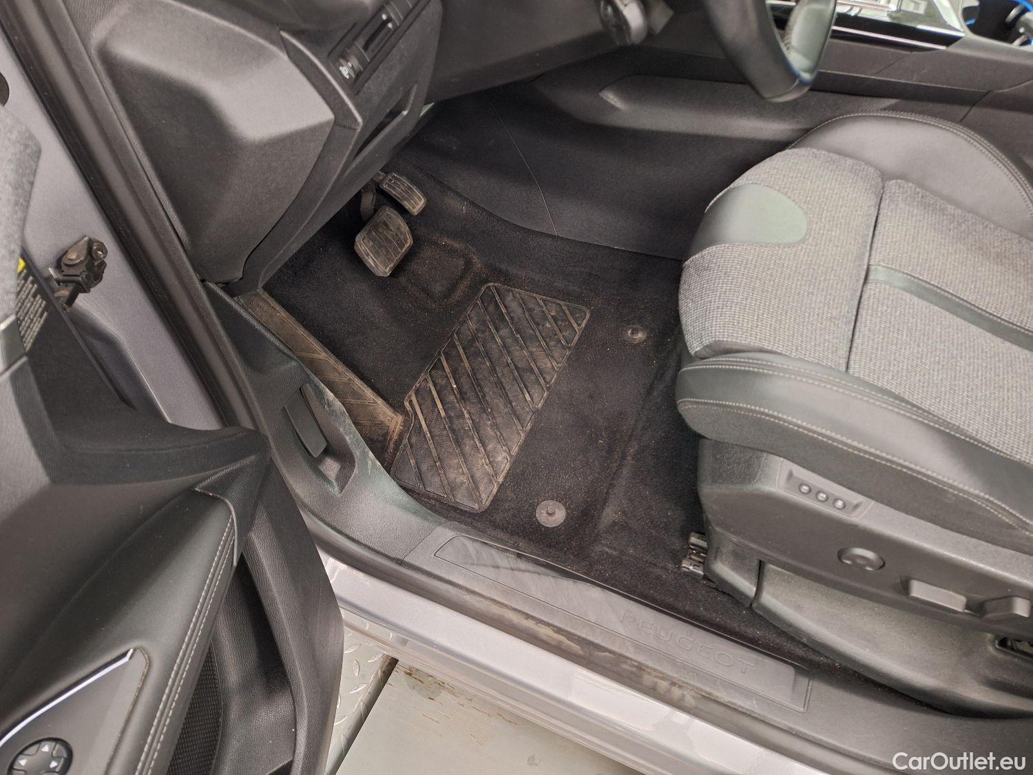  Peugeot  5008 Peugeot,  '16, Peugeot  1.5 BlueHDi 96kW S&S EAT8 Allure 5d #68