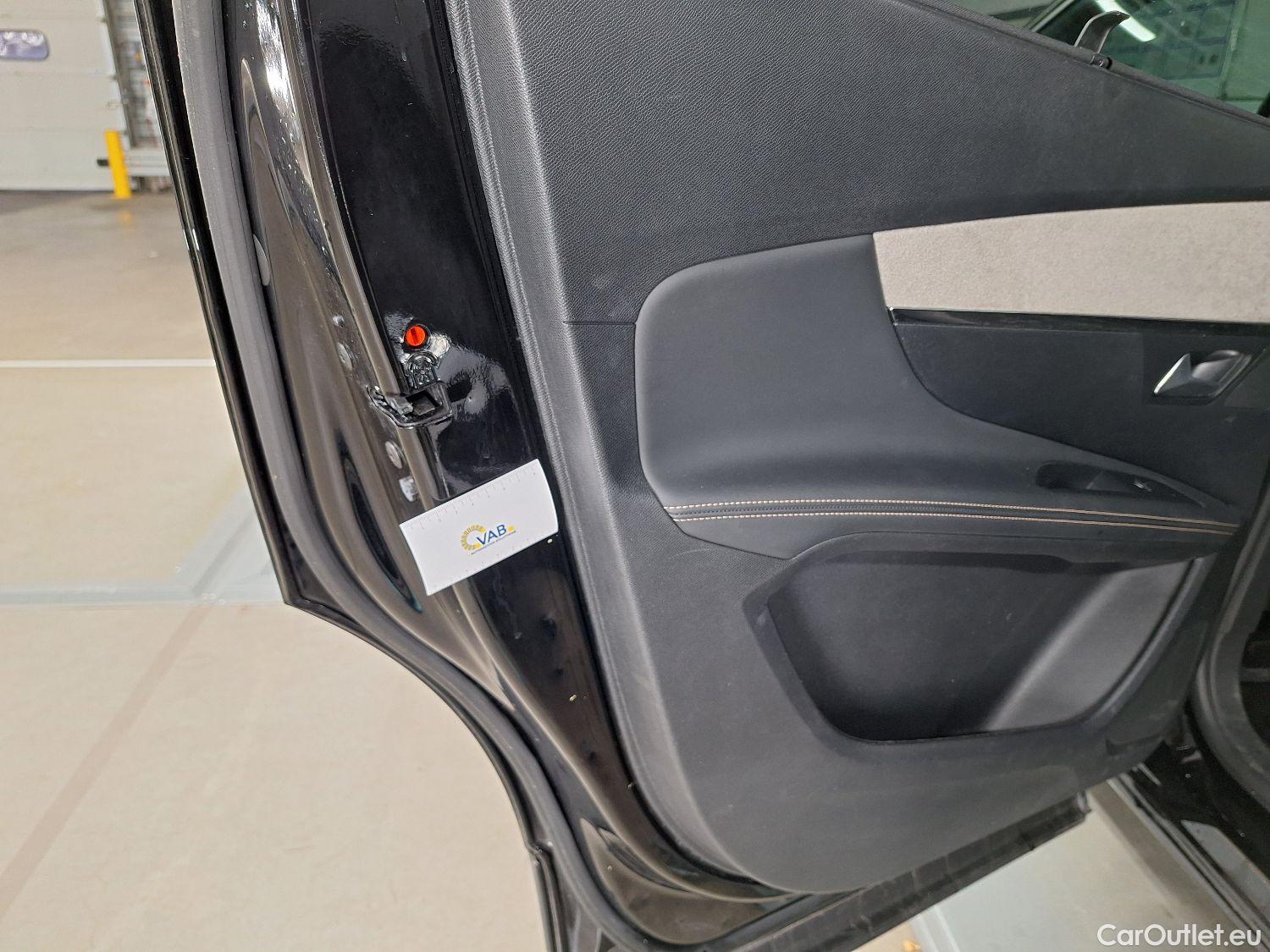  Peugeot  5008 Peugeot,  FL'20, Peugeot  1.5 BlueHDi 96kW S&S EAT8 GT 5d #44