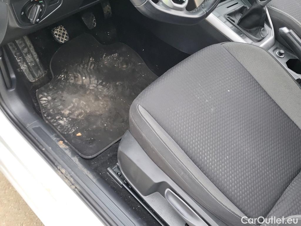  Volkswagen  Polo VOLKSWAGEN  / 2021 / 5P / berlina con portón Life 1.0 TSI 70kW (95CV) #27