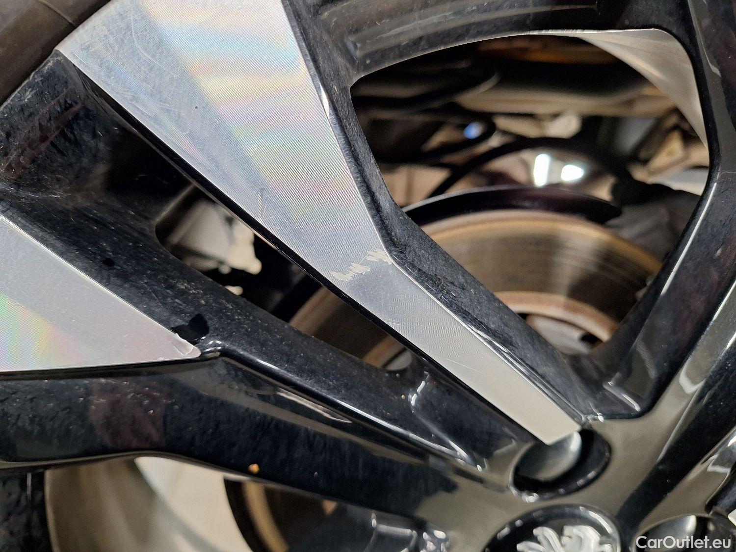  Peugeot  2008 Peugeot,  '19, Peugeot  1.2 Puretech 96kW S&S EAT8 GT Line 5d #4