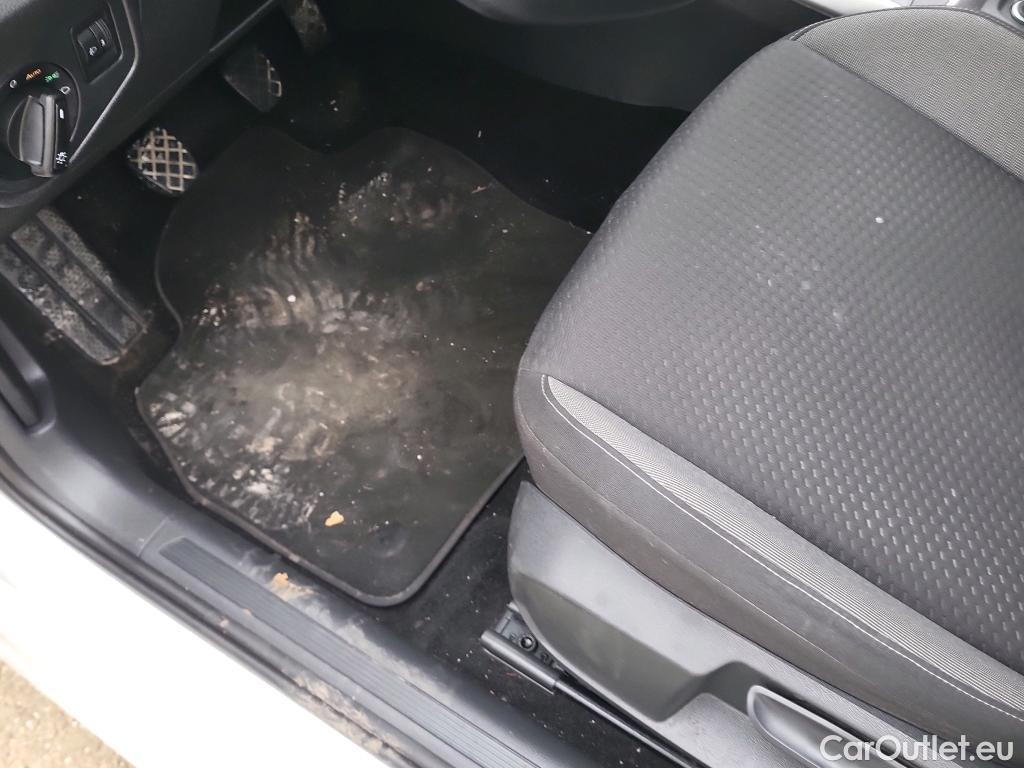  Volkswagen  Polo VOLKSWAGEN  / 2021 / 5P / berlina con portón Life 1.0 TSI 70kW (95CV) #7