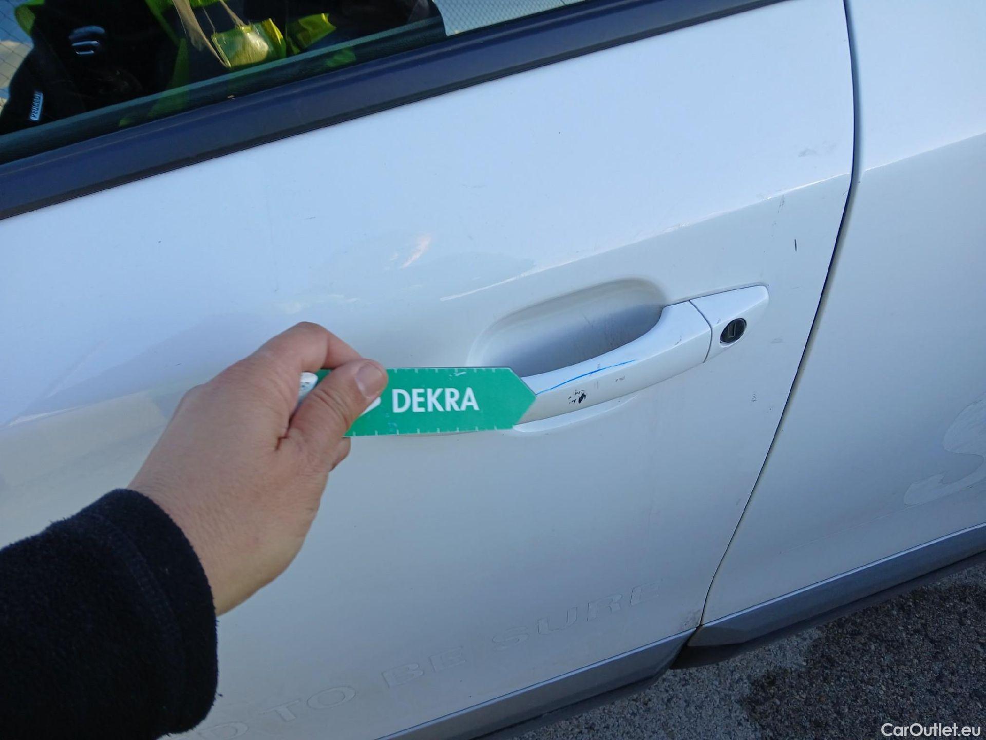  Peugeot  2008 PEUGEOT  / 2019 / 5P / todoterreno Allure BlueHDI 81kW (110CV) #13