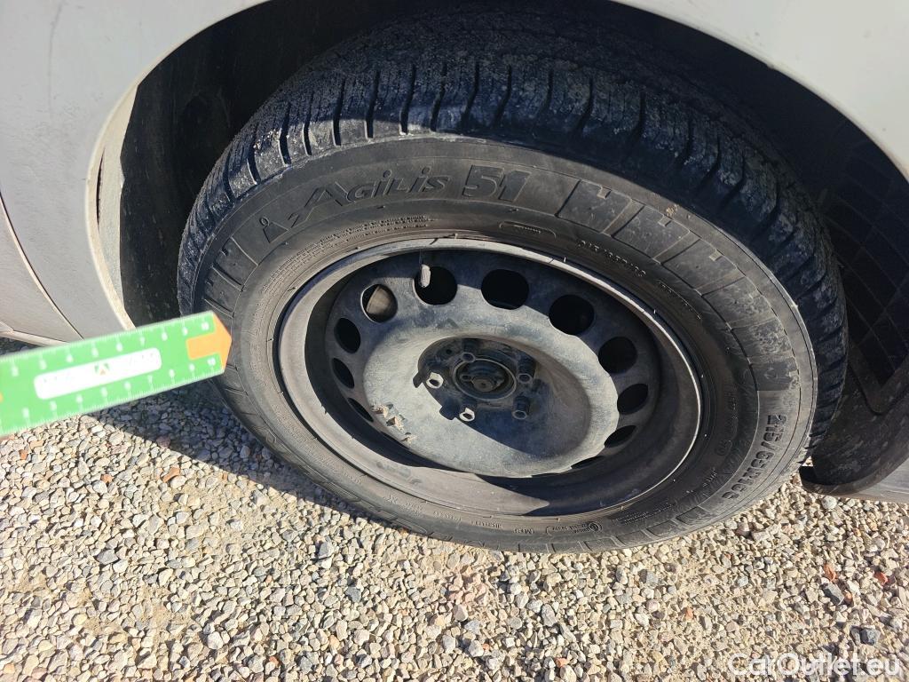  Peugeot  Expert PEUGEOT  / 2016 / 4P / furgón Furgón Pro 2.0 BlueHDi 120 S&S Standard (CX) #40