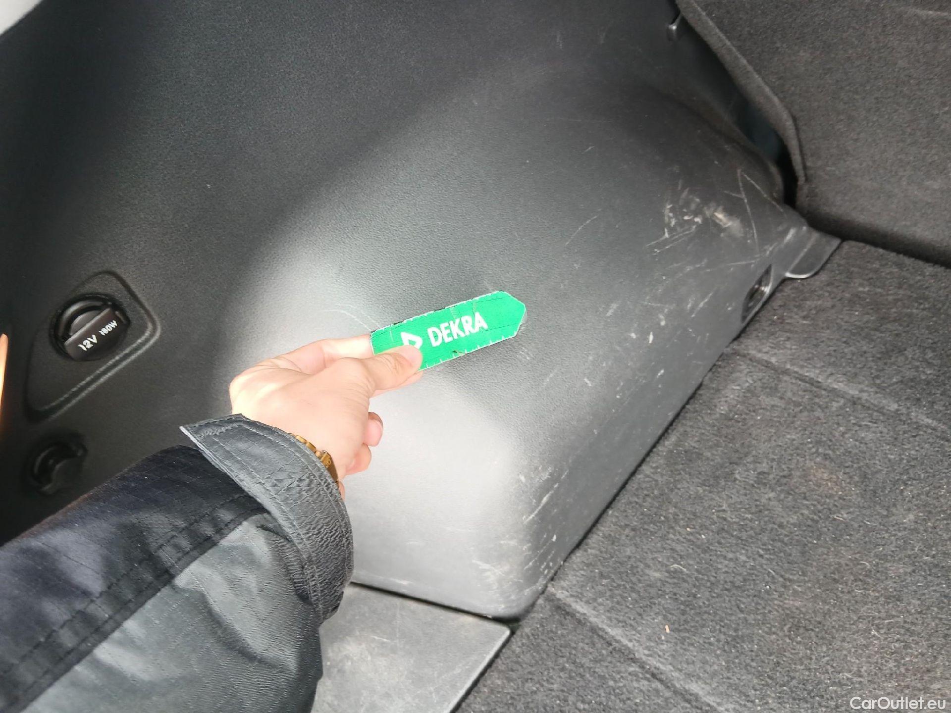  Hyundai  Tucson HYUNDAI  / 2018 / 5P / todoterreno 1.6 CRDI 85kW (116CV) 48V SLE 4X2(SP)(SL) #38