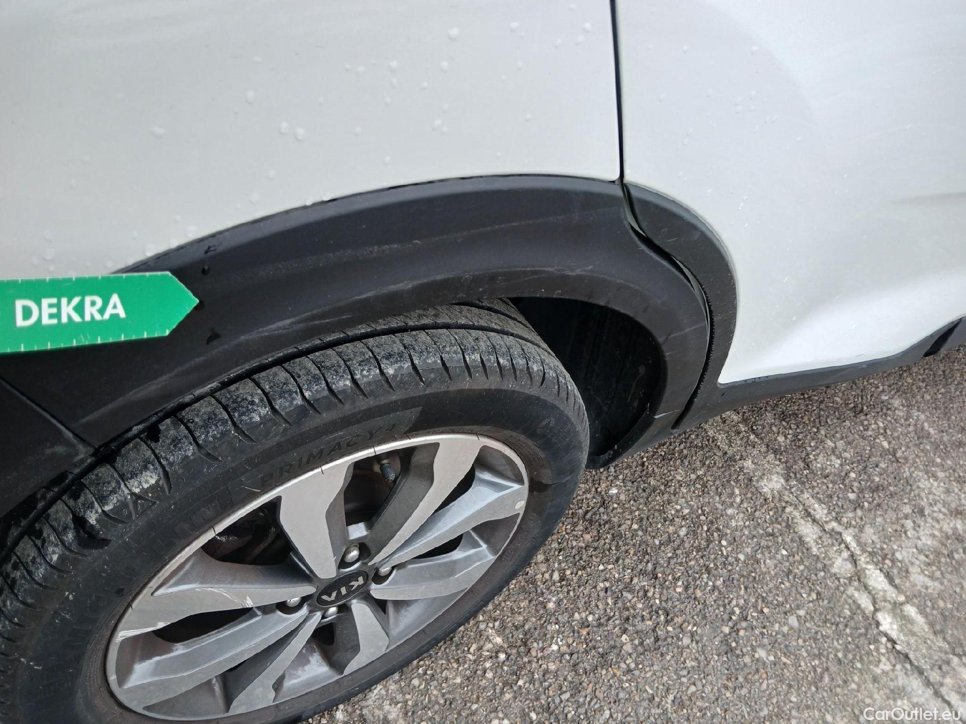  KIA  STONIC KIA  / 2017 / 5P / todoterreno 1.0 T-GDi 74kW (100CV) MHEV iMT Drive #30