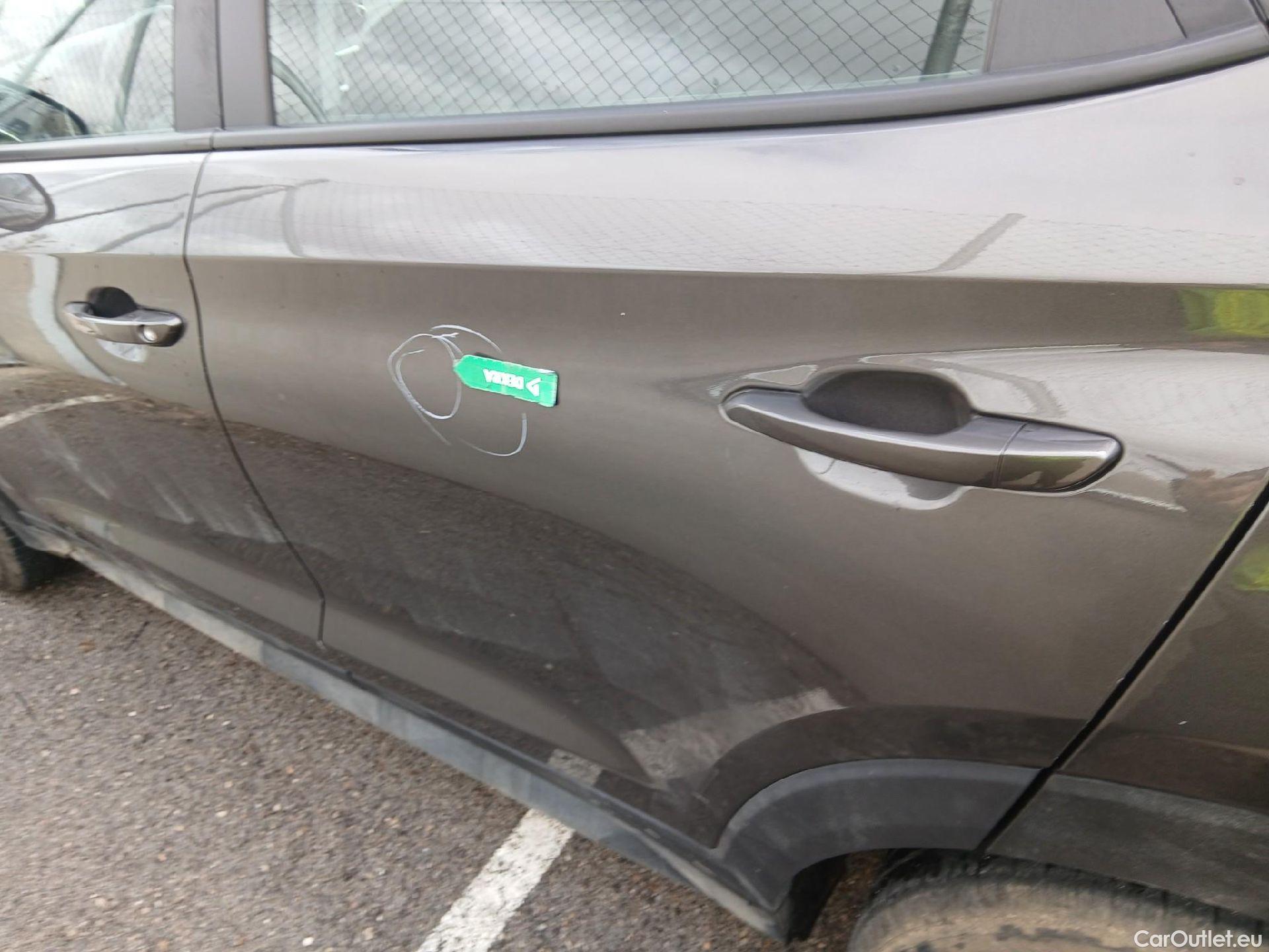  Hyundai  Tucson HYUNDAI  / 2018 / 5P / todoterreno 1.6 CRDI 85kW (116CV) 48V SLE 4X2(SP)(SL) #28