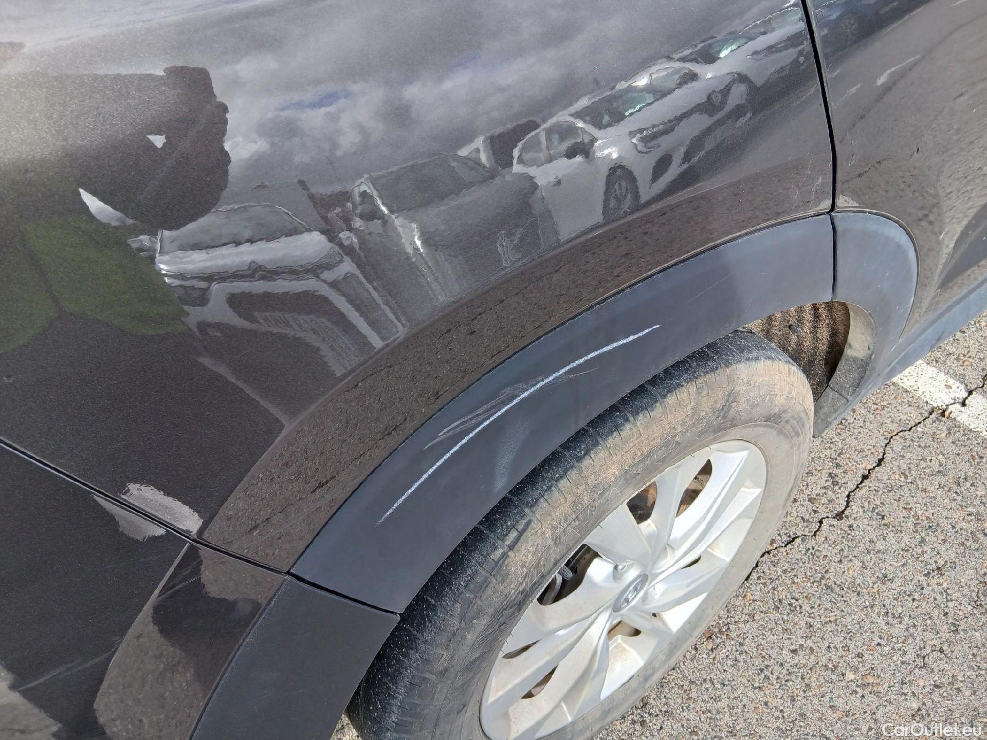  Hyundai  Tucson HYUNDAI  / 2018 / 5P / todoterreno 1.6 CRDI 85kW (116CV) 48V SLE 4X2(SP)(SL) #42