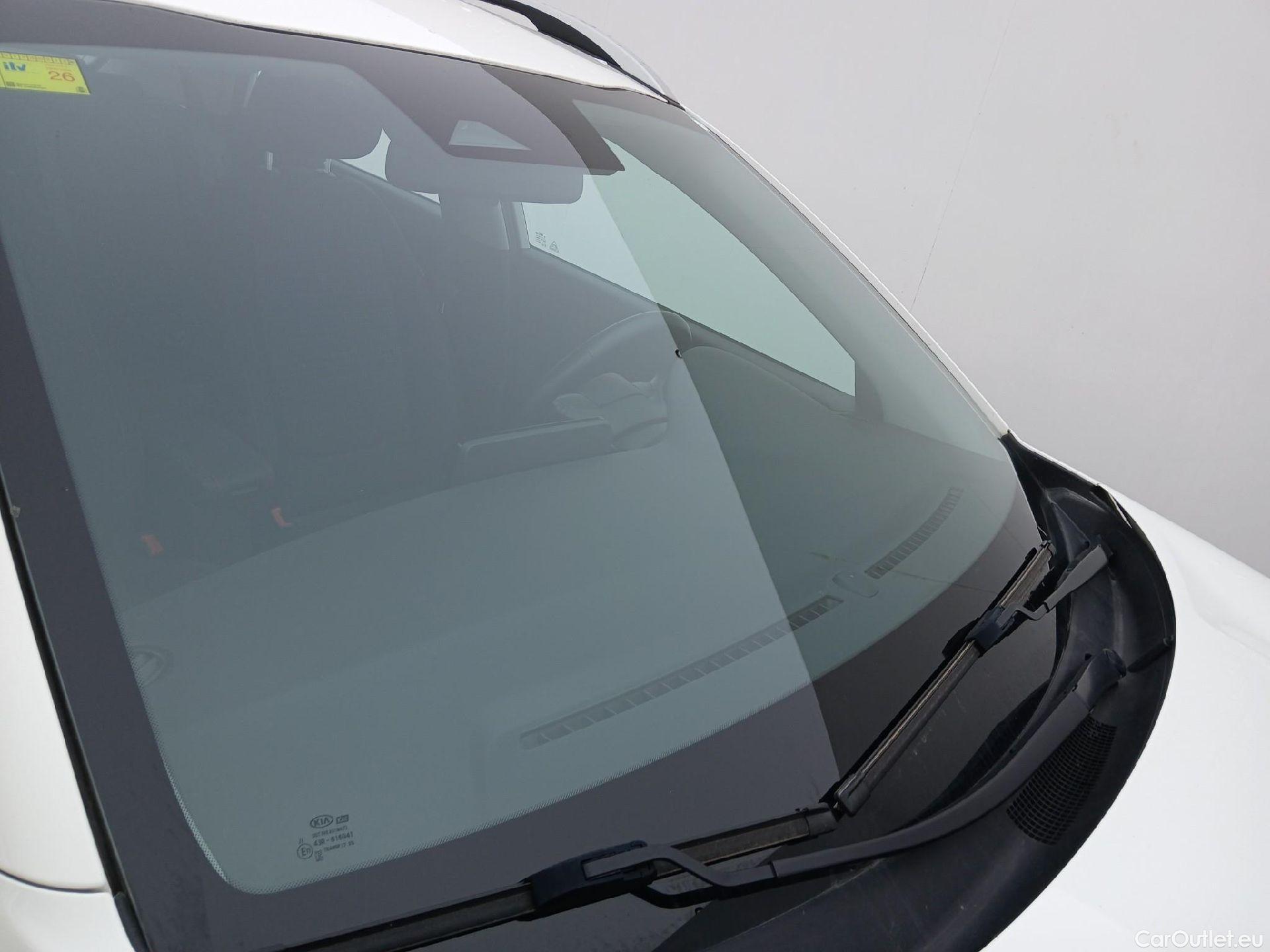  KIA  STONIC KIA  / 2017 / 5P / todoterreno 1.0 T-GDi 74kW (100CV) MHEV iMT Drive #5