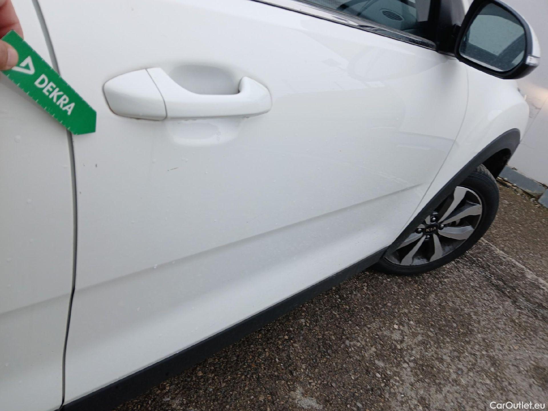  KIA  STONIC KIA  / 2017 / 5P / todoterreno 1.0 T-GDi 74kW (100CV) MHEV iMT Drive #38