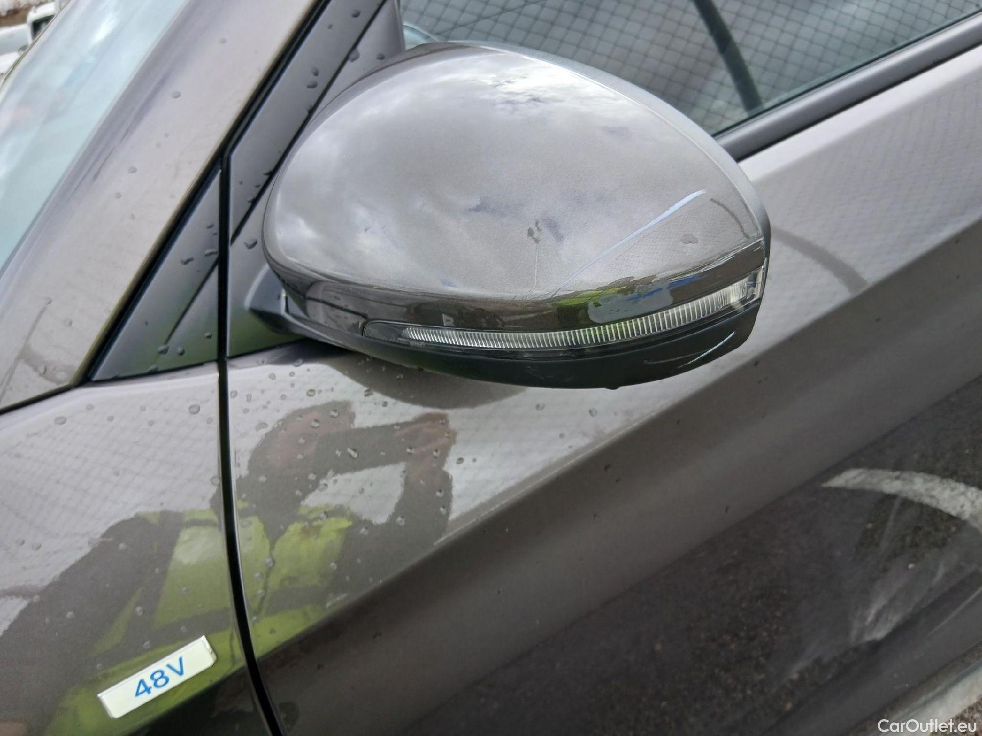  Hyundai  Tucson HYUNDAI  / 2018 / 5P / todoterreno 1.6 CRDI 85kW (116CV) 48V SLE 4X2(SP)(SL) #21