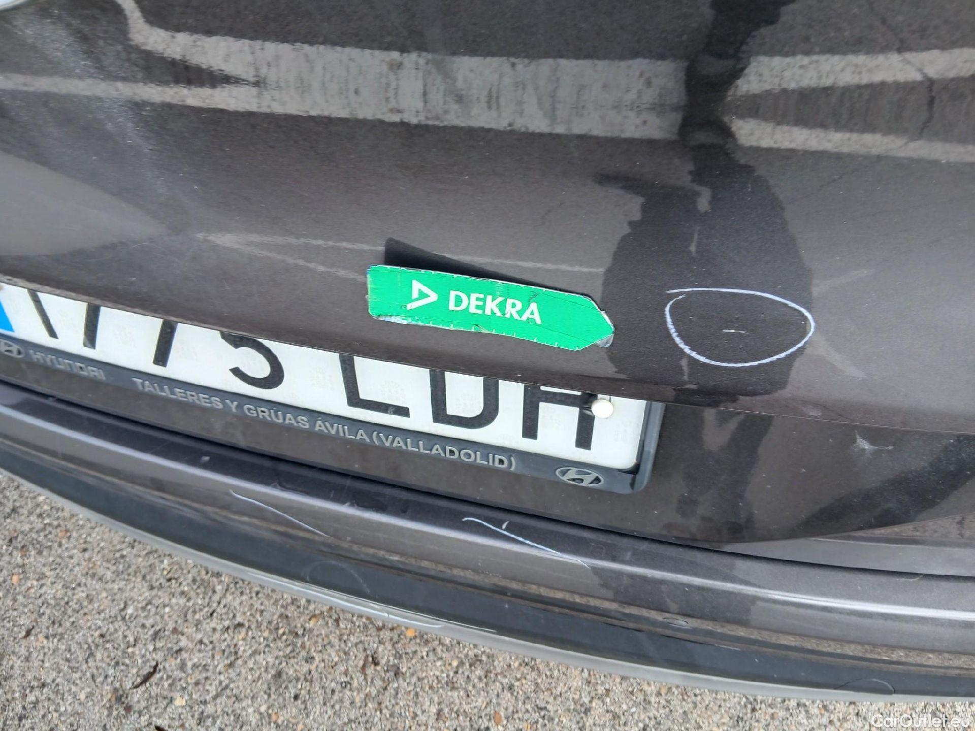  Hyundai  Tucson HYUNDAI  / 2018 / 5P / todoterreno 1.6 CRDI 85kW (116CV) 48V SLE 4X2(SP)(SL) #37