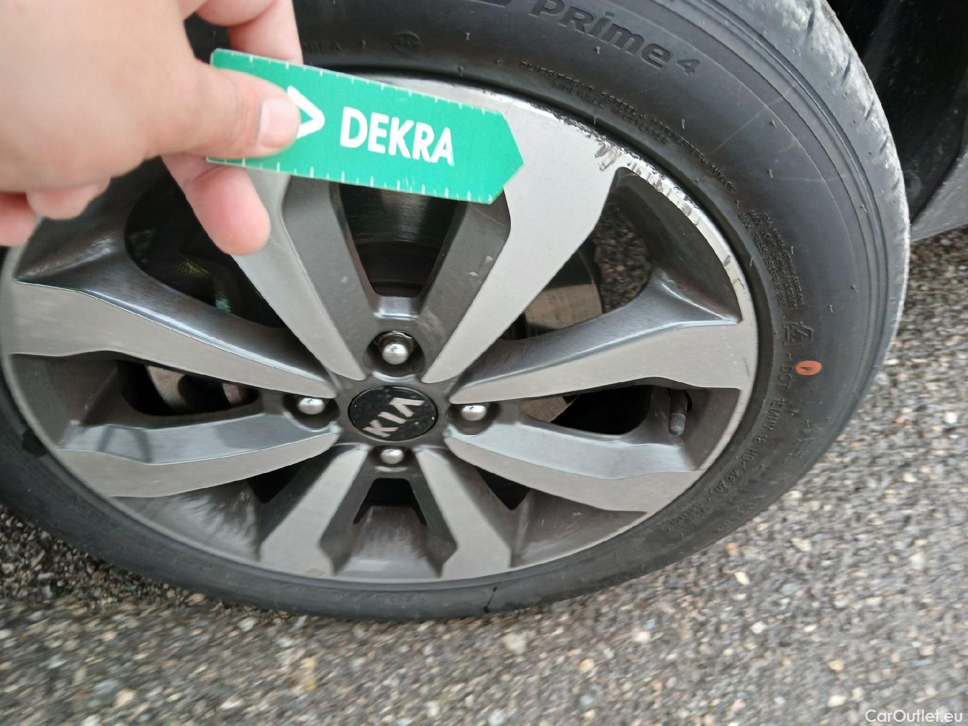  KIA  STONIC KIA  / 2017 / 5P / todoterreno 1.0 T-GDi 74kW (100CV) MHEV iMT Drive #12