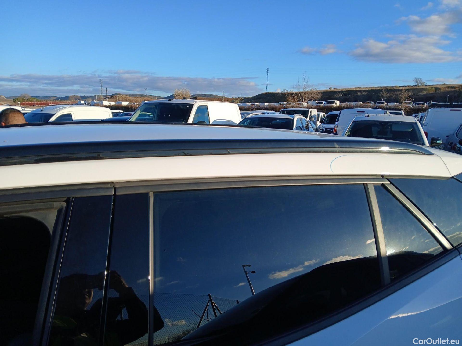  Peugeot  2008 PEUGEOT  / 2019 / 5P / todoterreno Allure BlueHDI 81kW (110CV) #11