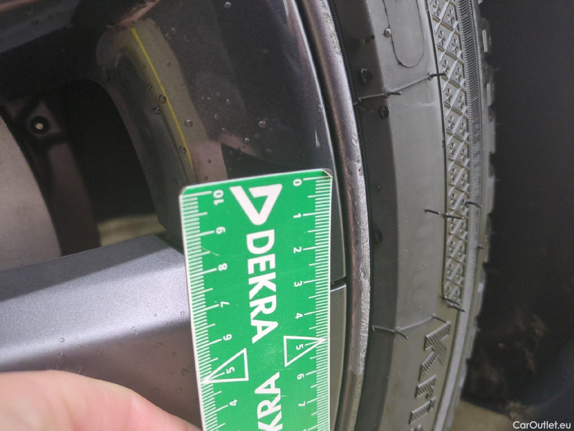  Tesla  Model 3 TESLA  / 2018 / 4P / Berline Grande Autonomie #4