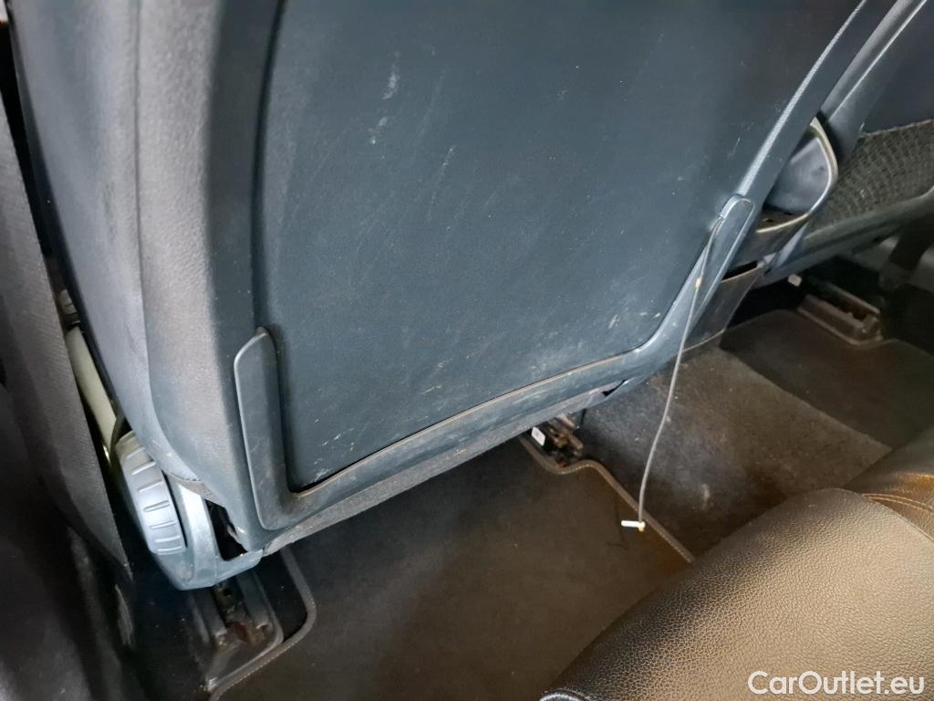  Mercedes  A-Klasse MERCEDES-BENZ Classe A 5p Berline A 180 d Business Line 7G-DCT #1