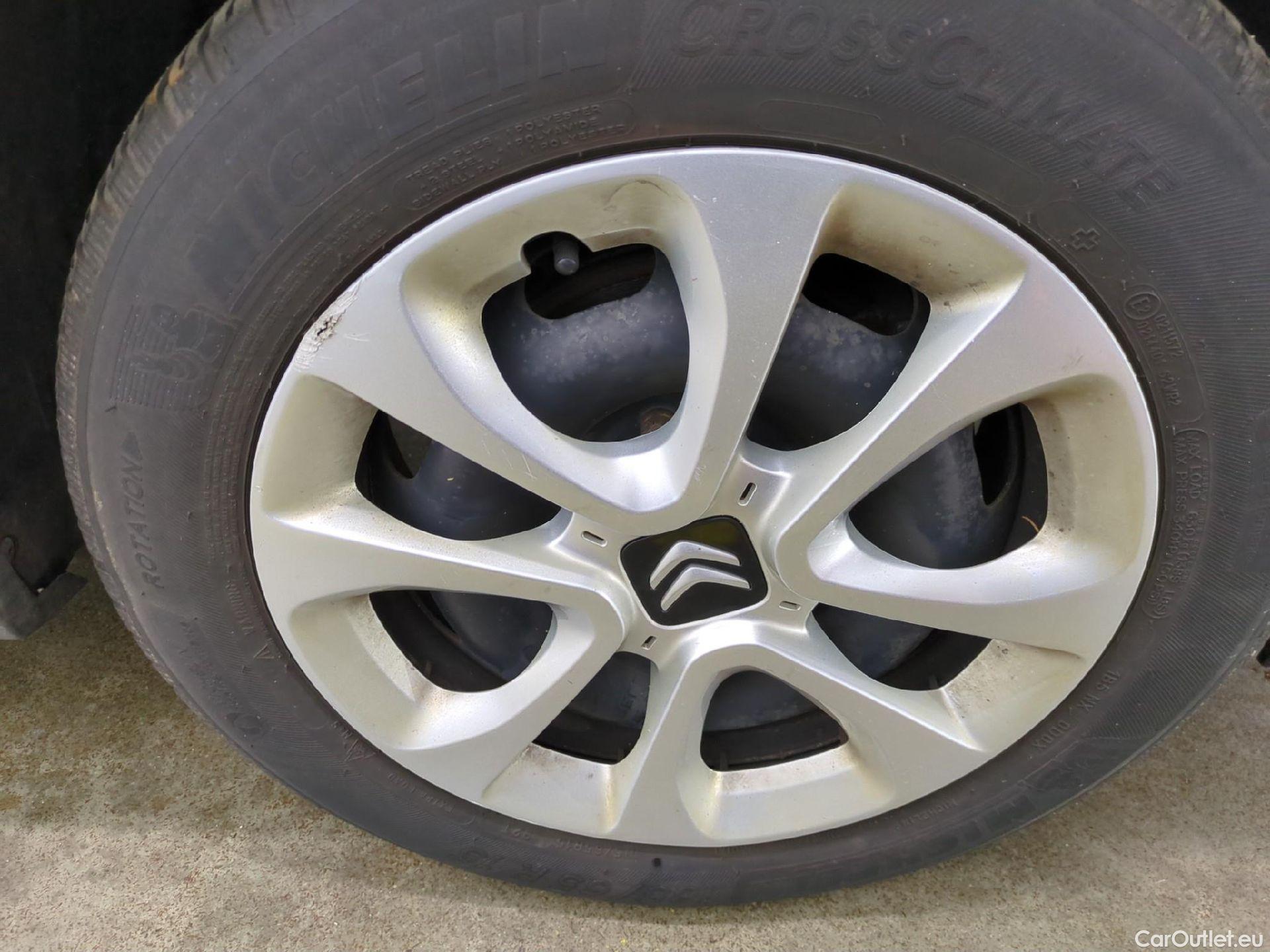  Citroen  C3  Société Feel 1.5 BlueHDI 100CV BVM6 E6d #1