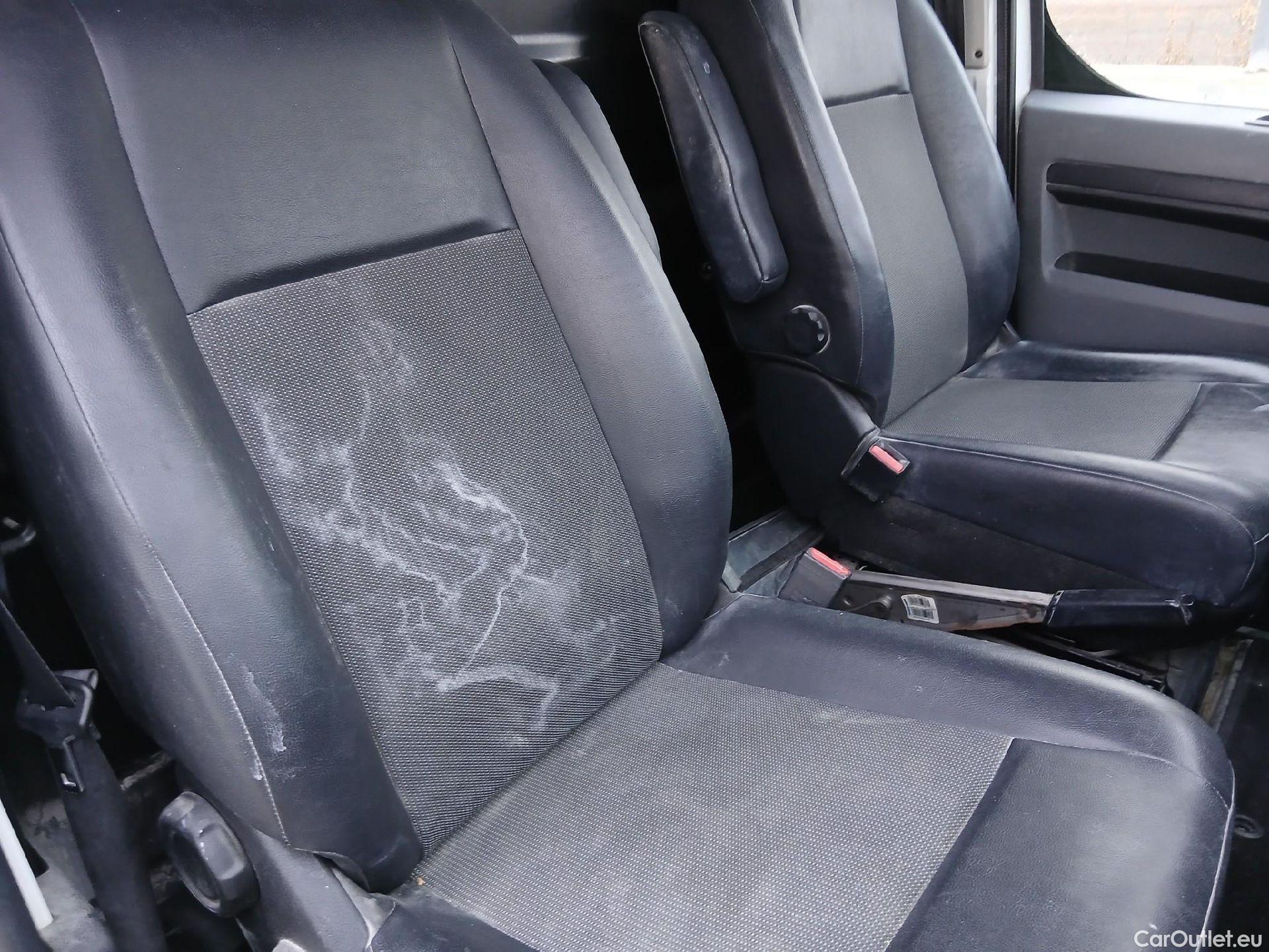  Opel  Vivaro OPEL  / 2019 / 4P / furgón 1.5 Diésel 74kW(100CV)M Std Exp #60