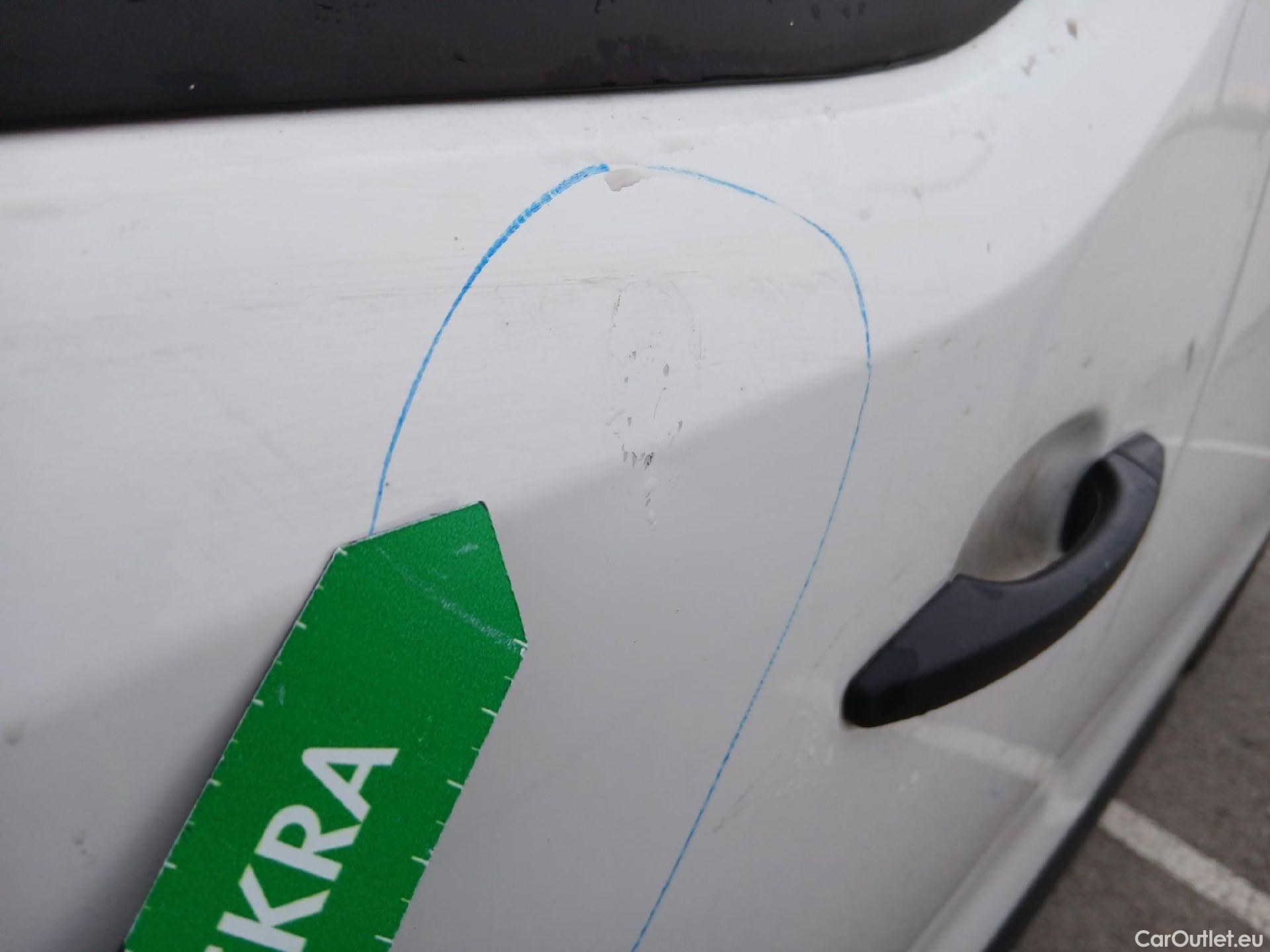  Opel  Vivaro OPEL  / 2019 / 4P / furgón 1.5 Diésel 74kW(100CV)M Std Exp #15