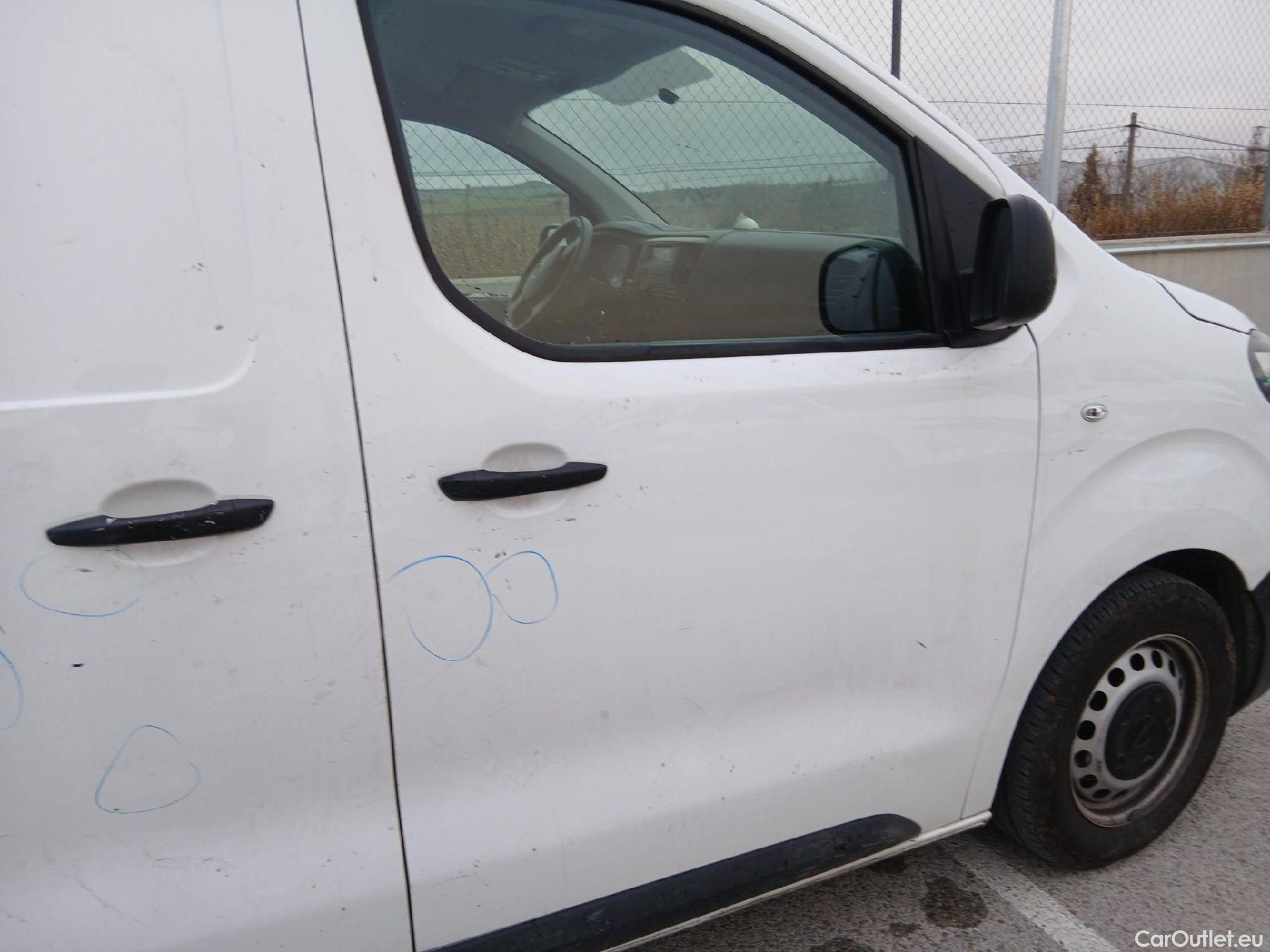  Opel  Vivaro OPEL  / 2019 / 4P / furgón 1.5 Diésel 74kW(100CV)M Std Exp #58