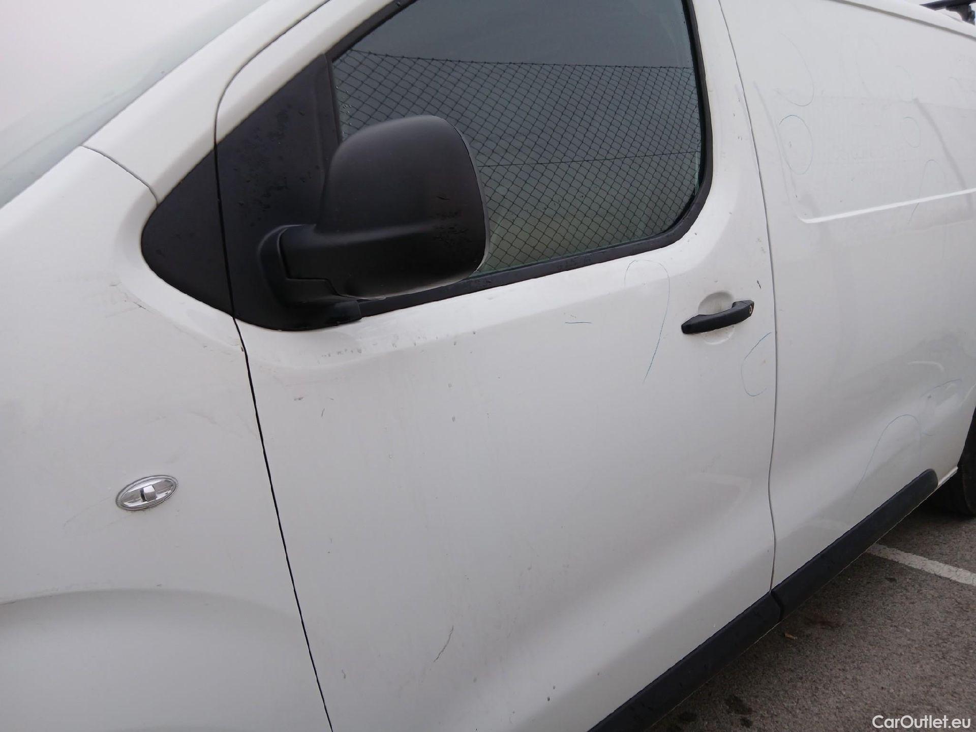  Opel  Vivaro OPEL  / 2019 / 4P / furgón 1.5 Diésel 74kW(100CV)M Std Exp #14