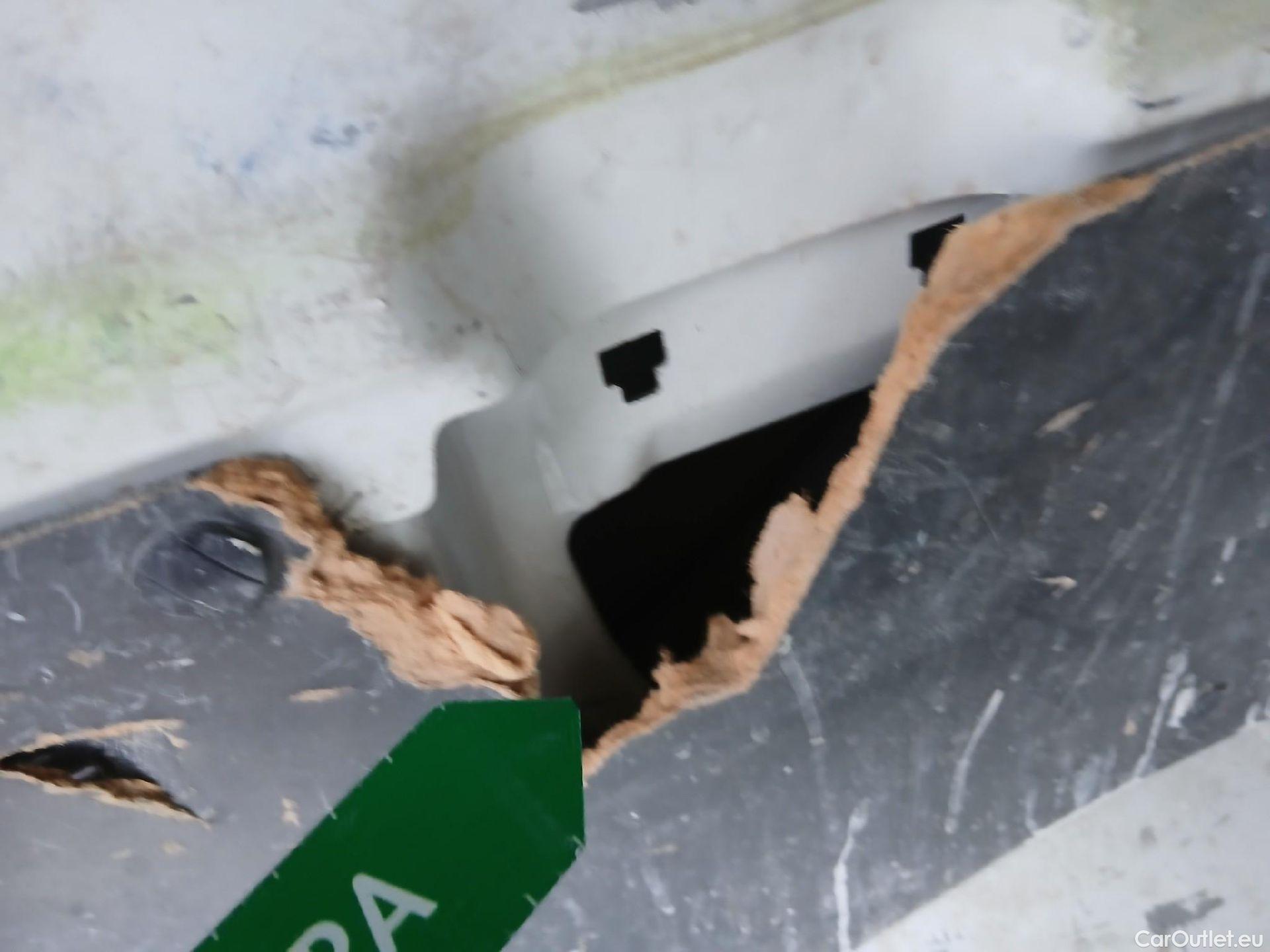  Opel  Vivaro OPEL  / 2019 / 4P / furgón 1.5 Diésel 74kW(100CV)M Std Exp #28