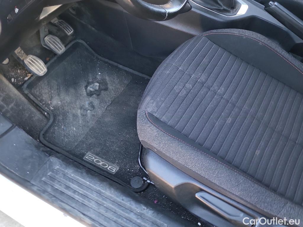  Peugeot  2008 PEUGEOT  / 2019 / 5P / todoterreno Active Pack Puretech 100 S&S BVM6 #16