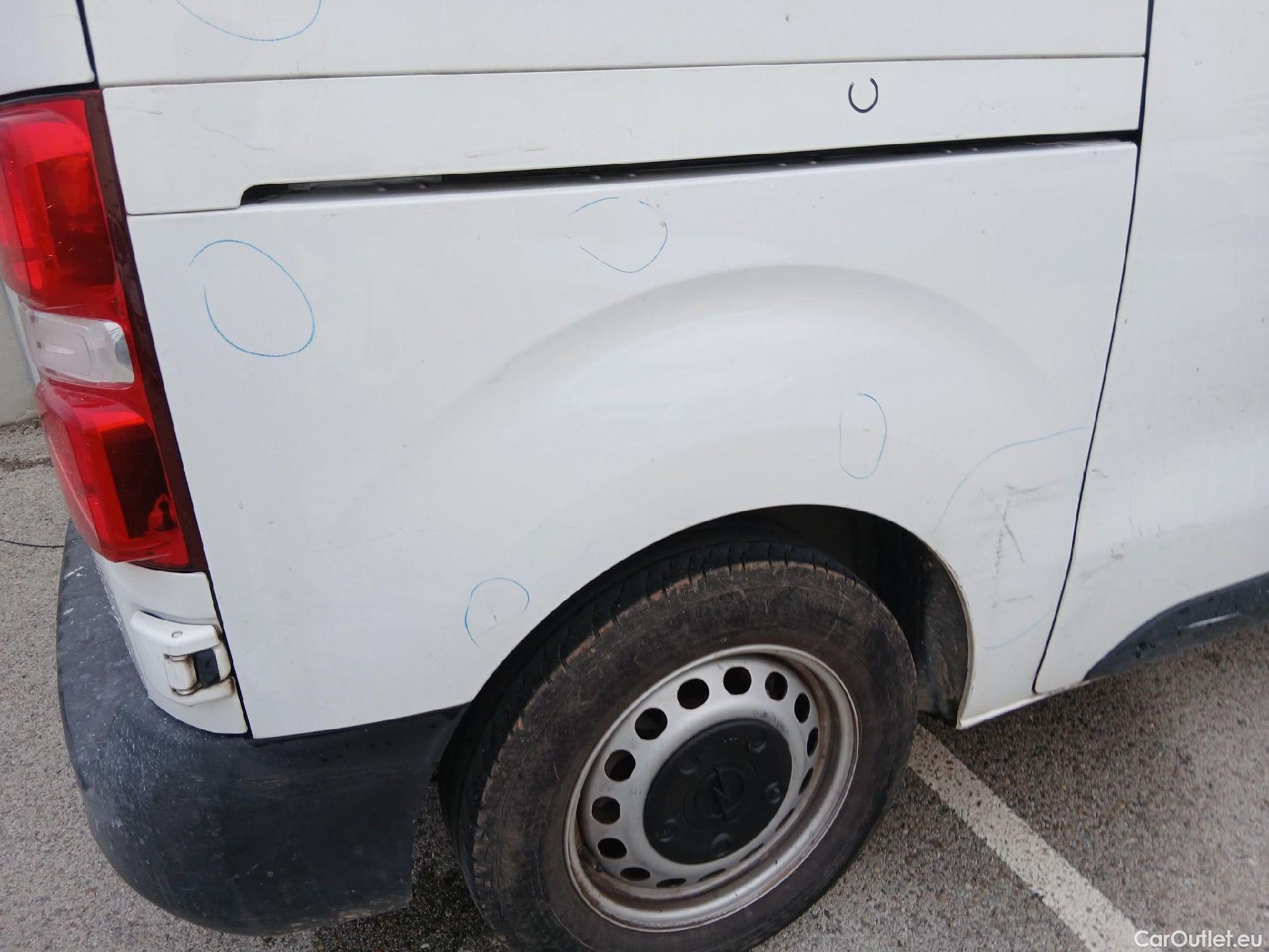  Opel  Vivaro OPEL  / 2019 / 4P / furgón 1.5 Diésel 74kW(100CV)M Std Exp #51