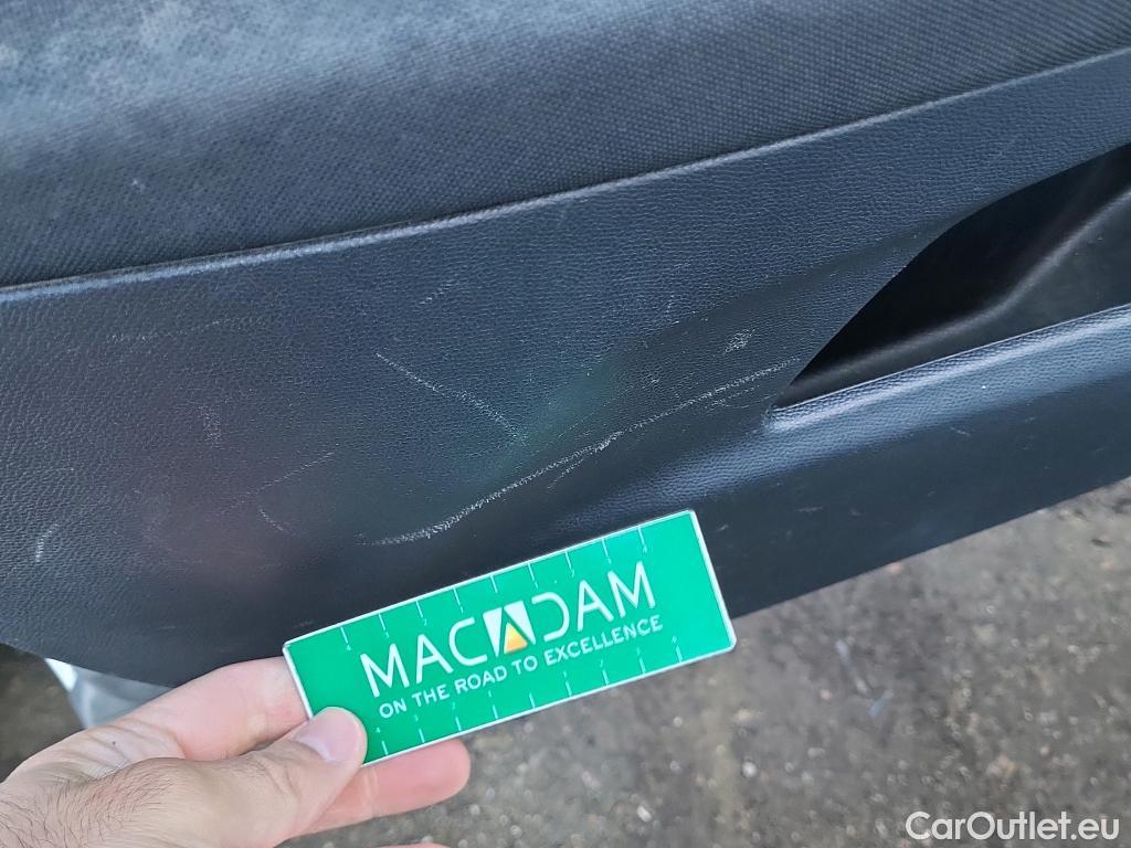  Peugeot  2008 PEUGEOT  / 2019 / 5P / todoterreno Active Pack Puretech 100 S&S BVM6 #18