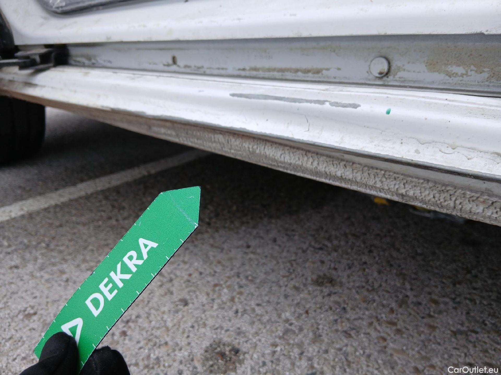  Opel  Vivaro OPEL  / 2019 / 4P / furgón 1.5 Diésel 74kW(100CV)M Std Exp #64