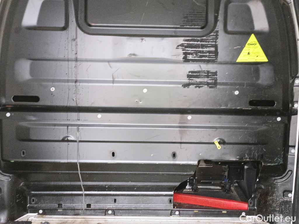  Opel  Vivaro OPEL  / 2019 / 4P / furgón 2.0 Diésel 110kW/150CV M Inc Innovation #15