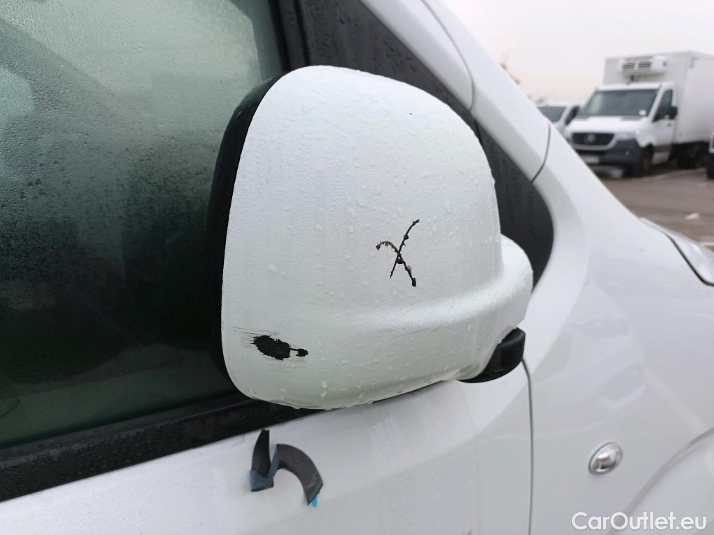  Opel  Vivaro OPEL  / 2019 / 4P / furgón 2.0 Diésel 110kW/150CV M Inc Innovation #55