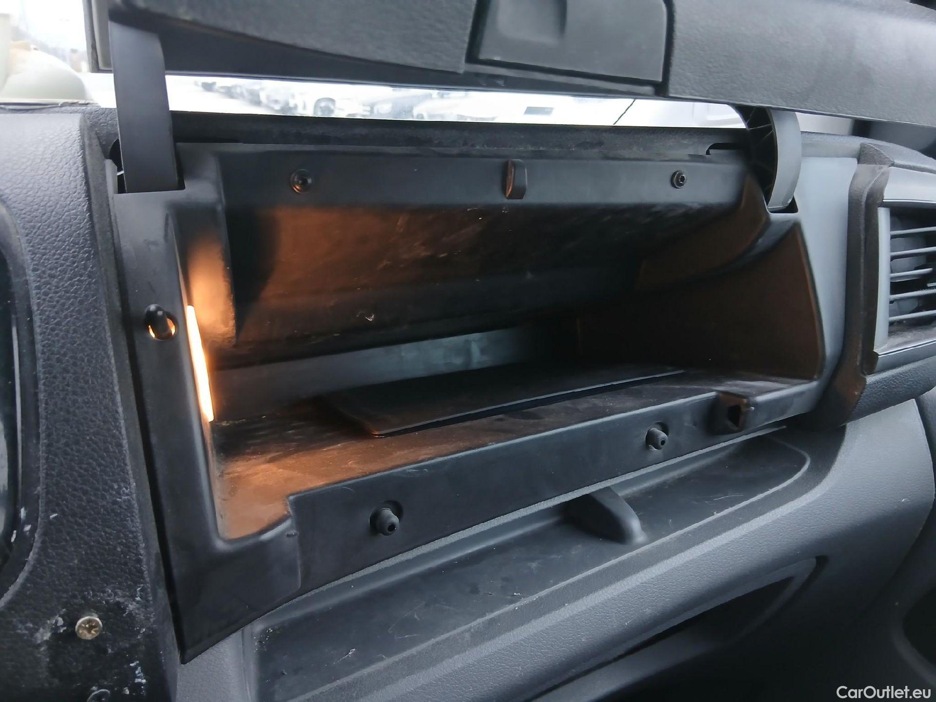  Opel  Vivaro OPEL  / 2019 / 4P / furgón 1.5 Diésel 74kW(100CV)M Std Exp #2