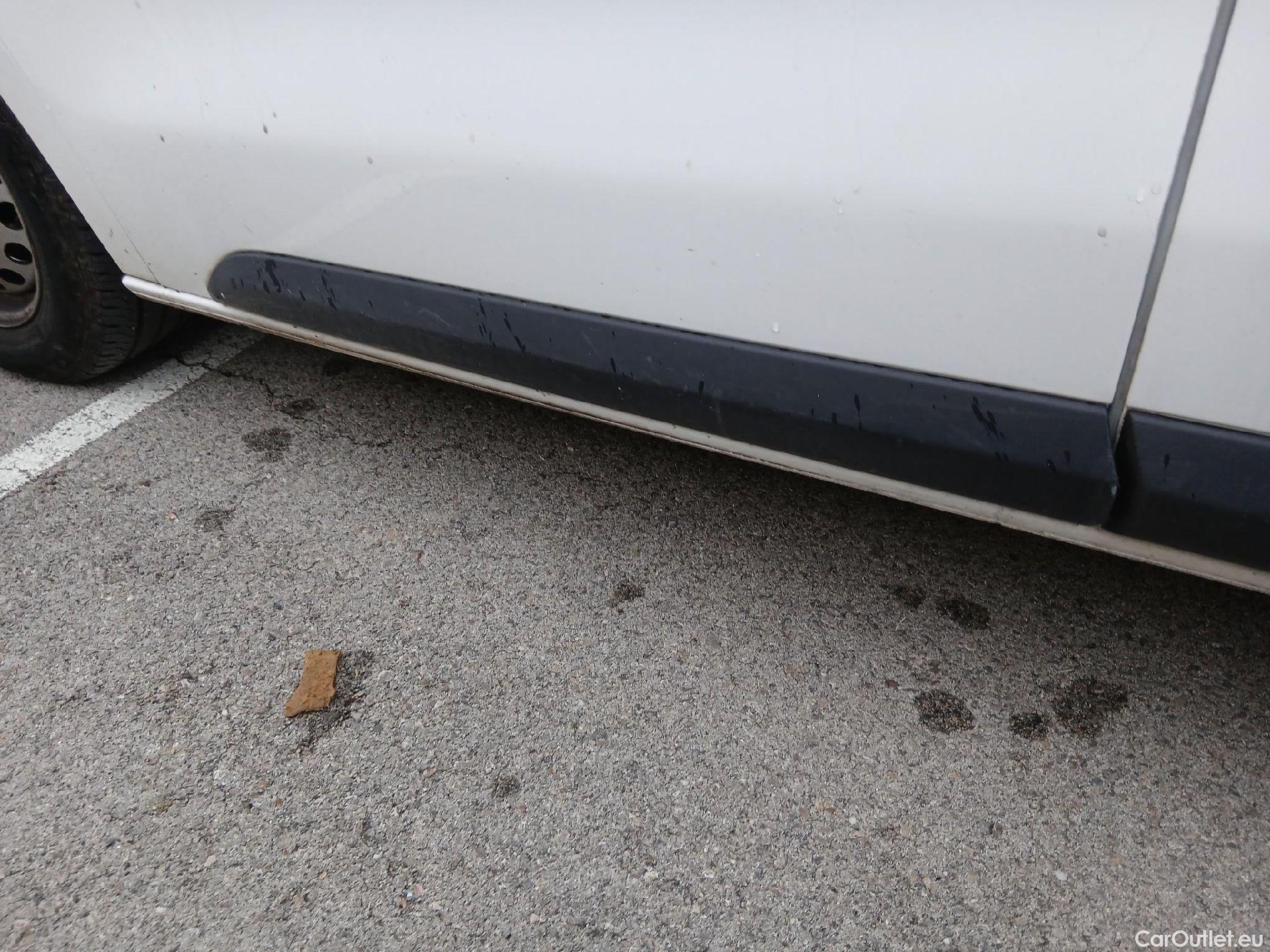  Opel  Vivaro OPEL  / 2019 / 4P / furgón 1.5 Diésel 74kW(100CV)M Std Exp #19