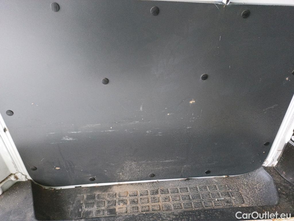  Opel  Vivaro OPEL  / 2019 / 4P / furgón 2.0 Diésel 110kW/150CV M Inc Innovation #50