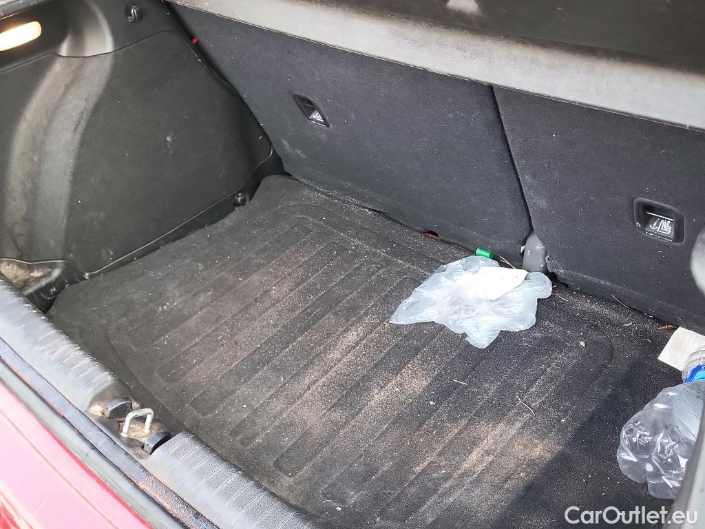  Hyundai  i20 HYUNDAI  / 2018 / 5P / berlina con portón 1.0 TGDI 74kW (100CV) Essence LE(SP)(SL) #3