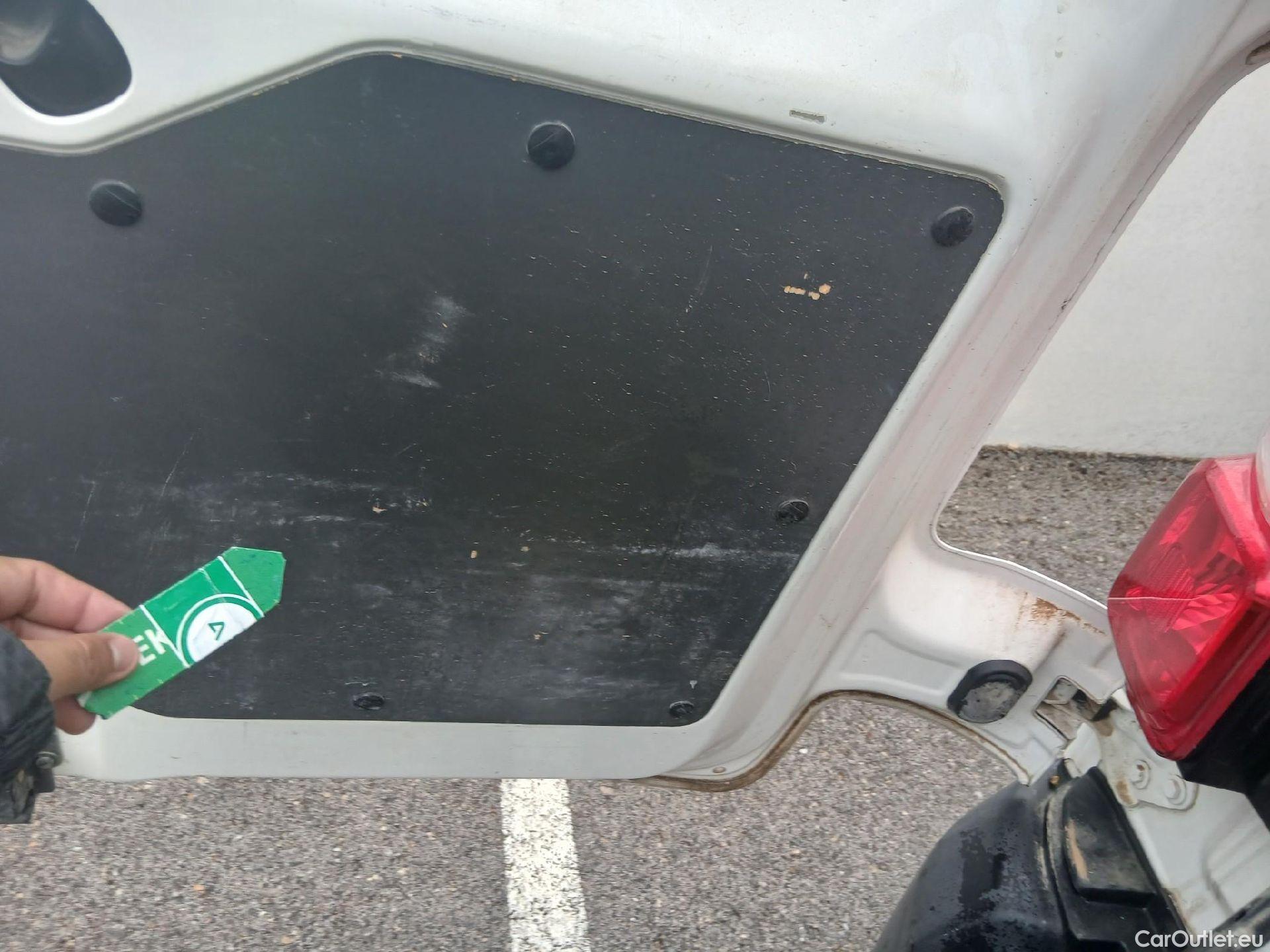  Peugeot  Expert PEUGEOT  / 2016 / 4P / furgón Furgón Premium 1.5 BlueHDi 100 Standard (AC) #3