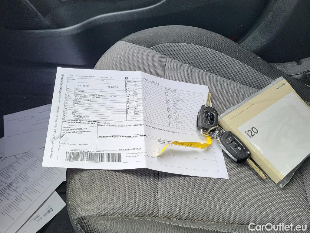  Hyundai  i20 HYUNDAI  / 2018 / 5P / berlina con portón 1.0 TGDI 74kW (100CV) Essence LE(SP)(SL) #9