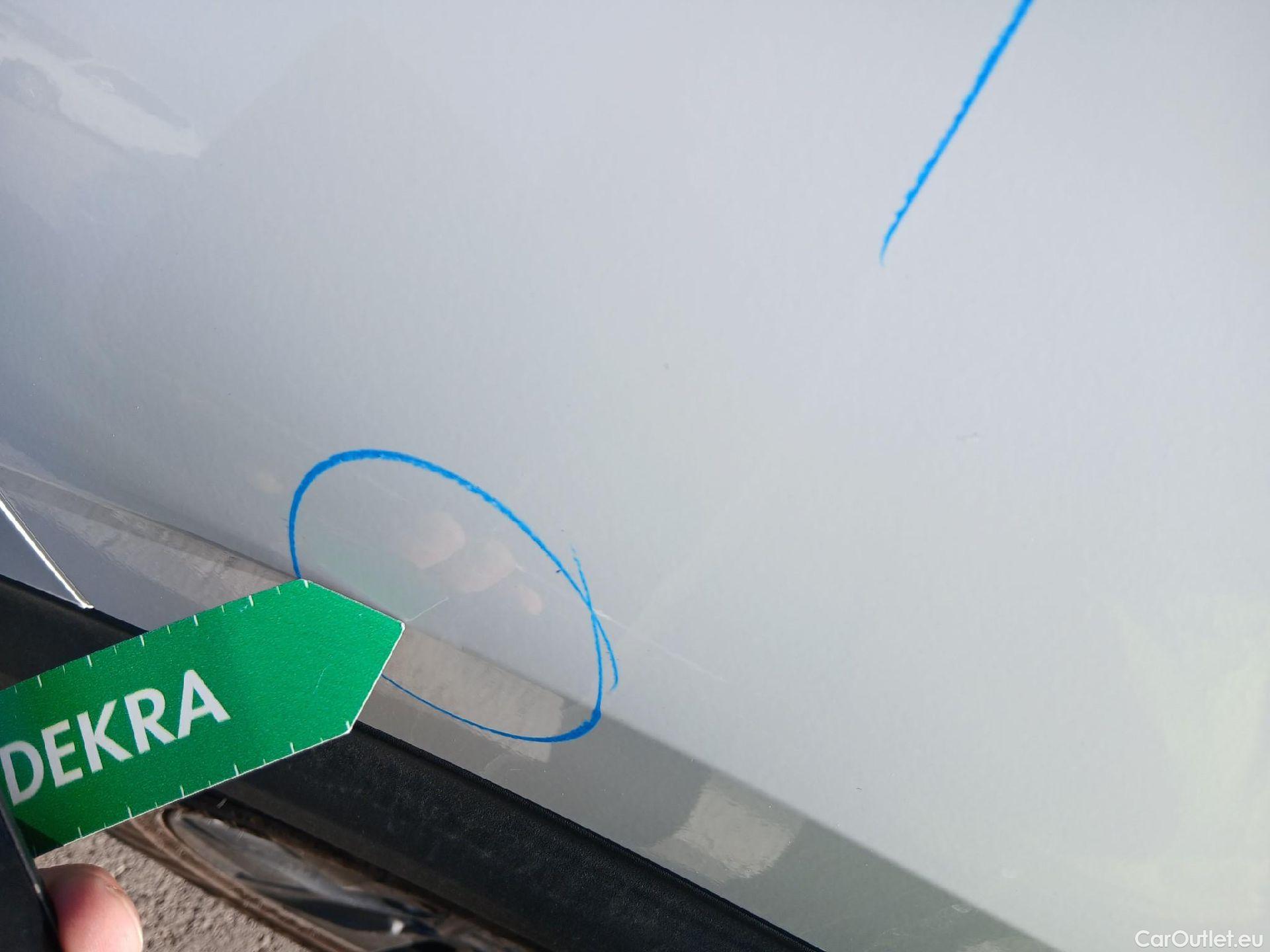  Peugeot  2008 PEUGEOT  / 2019 / 5P / todoterreno Active Pack BlueHDI 81kW (110CV) #17