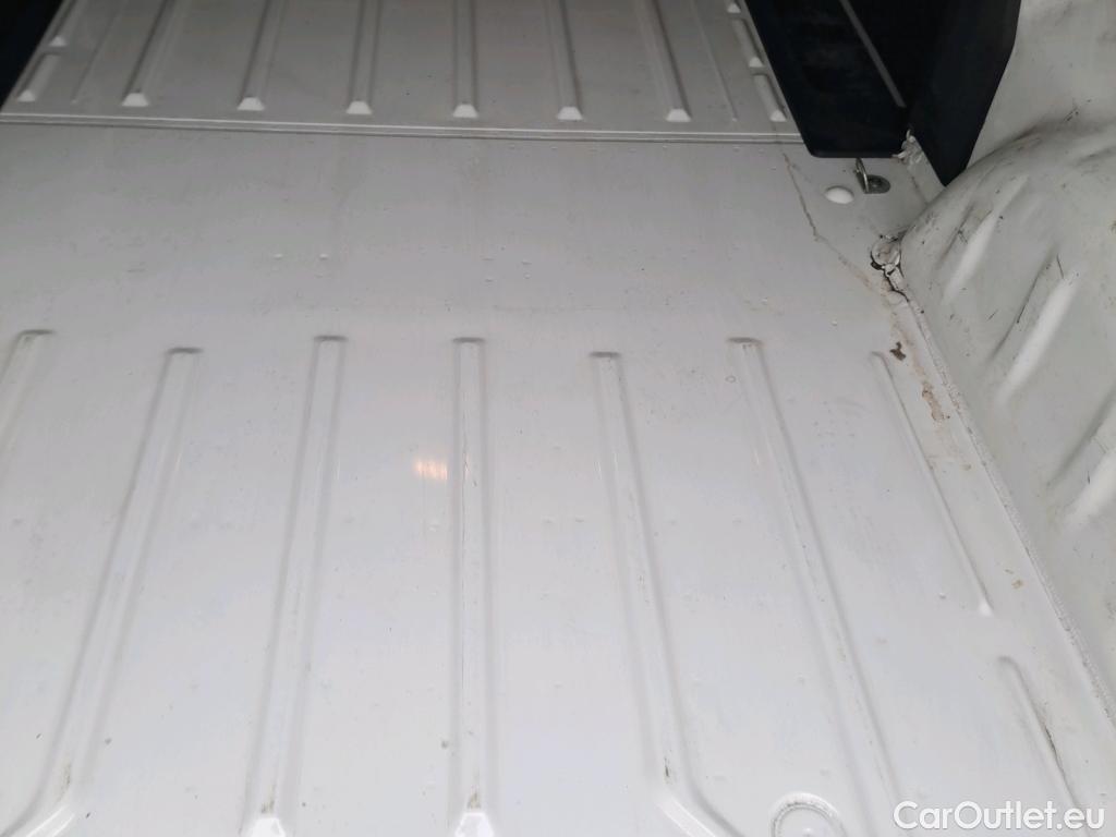  Peugeot  Expert PEUGEOT  / 2016 / 4P / furgón Furgón Premium 1.5 BlueHDi 100 Standard (AC) #40