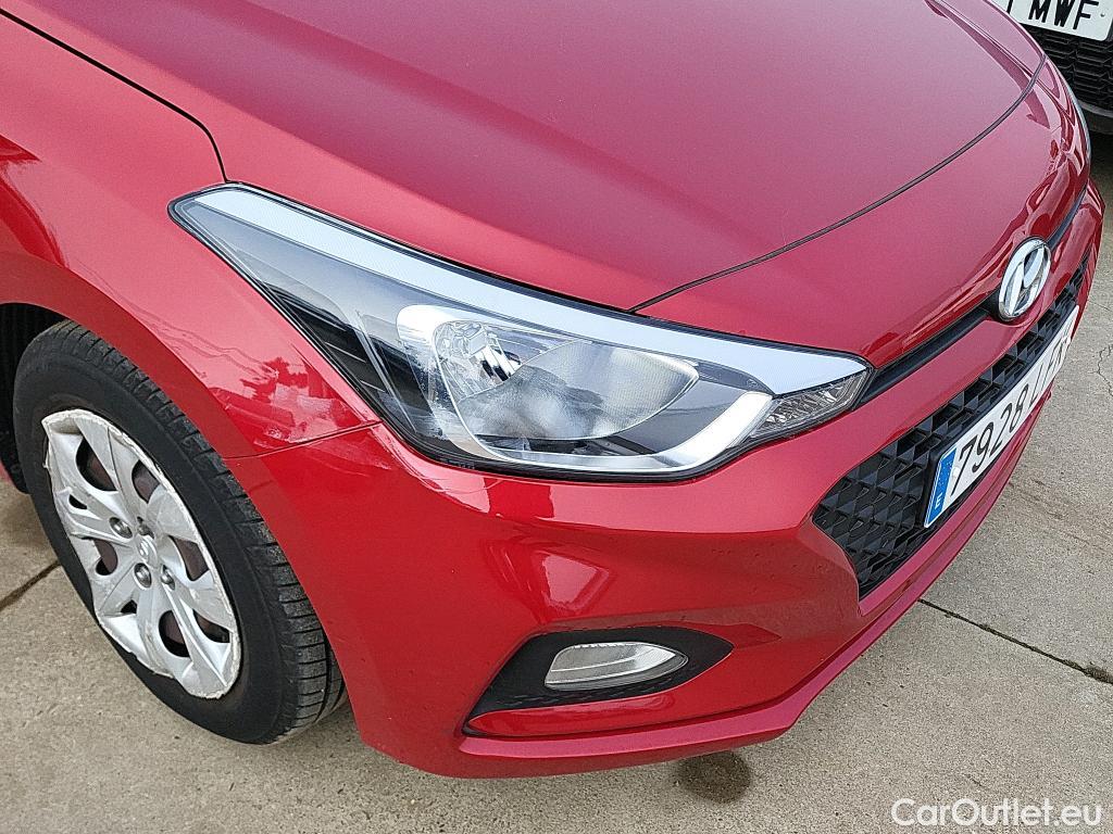  Hyundai  i20 HYUNDAI  / 2018 / 5P / berlina con portón 1.0 TGDI 74kW (100CV) Essence LE(SP)(SL) #16