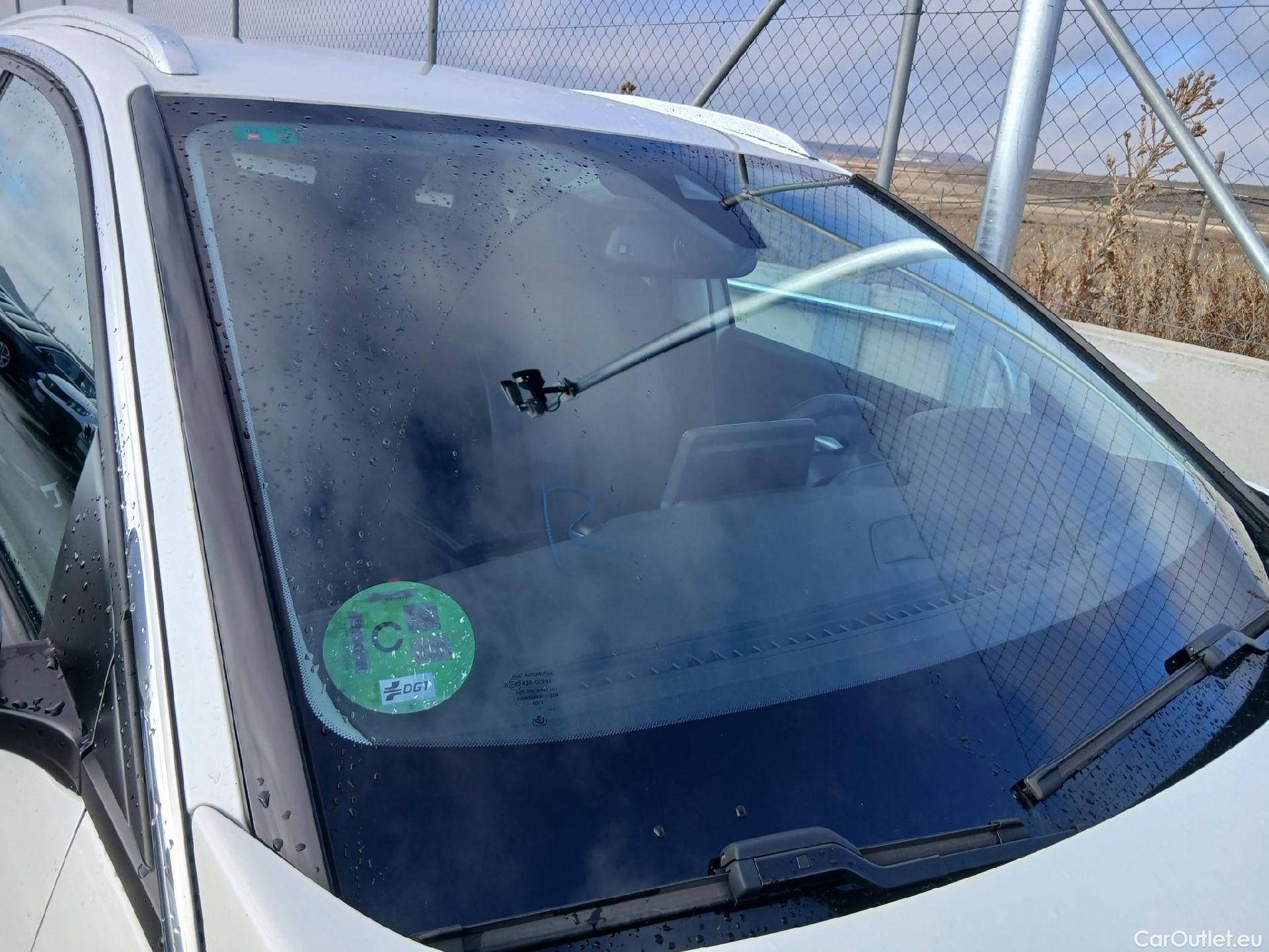  Peugeot  3008 PEUGEOT  / 2016 / 5P / todoterreno 1.2 PURETECH 96KW (130CV) ALLURE S&S (CX) #7