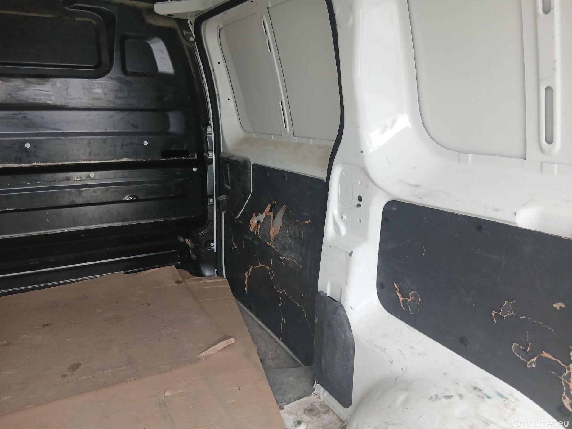  Peugeot  Expert PEUGEOT  / 2016 / 4P / furgón Furgón Premium 1.5 BlueHDi 100 Standard (AC) #11