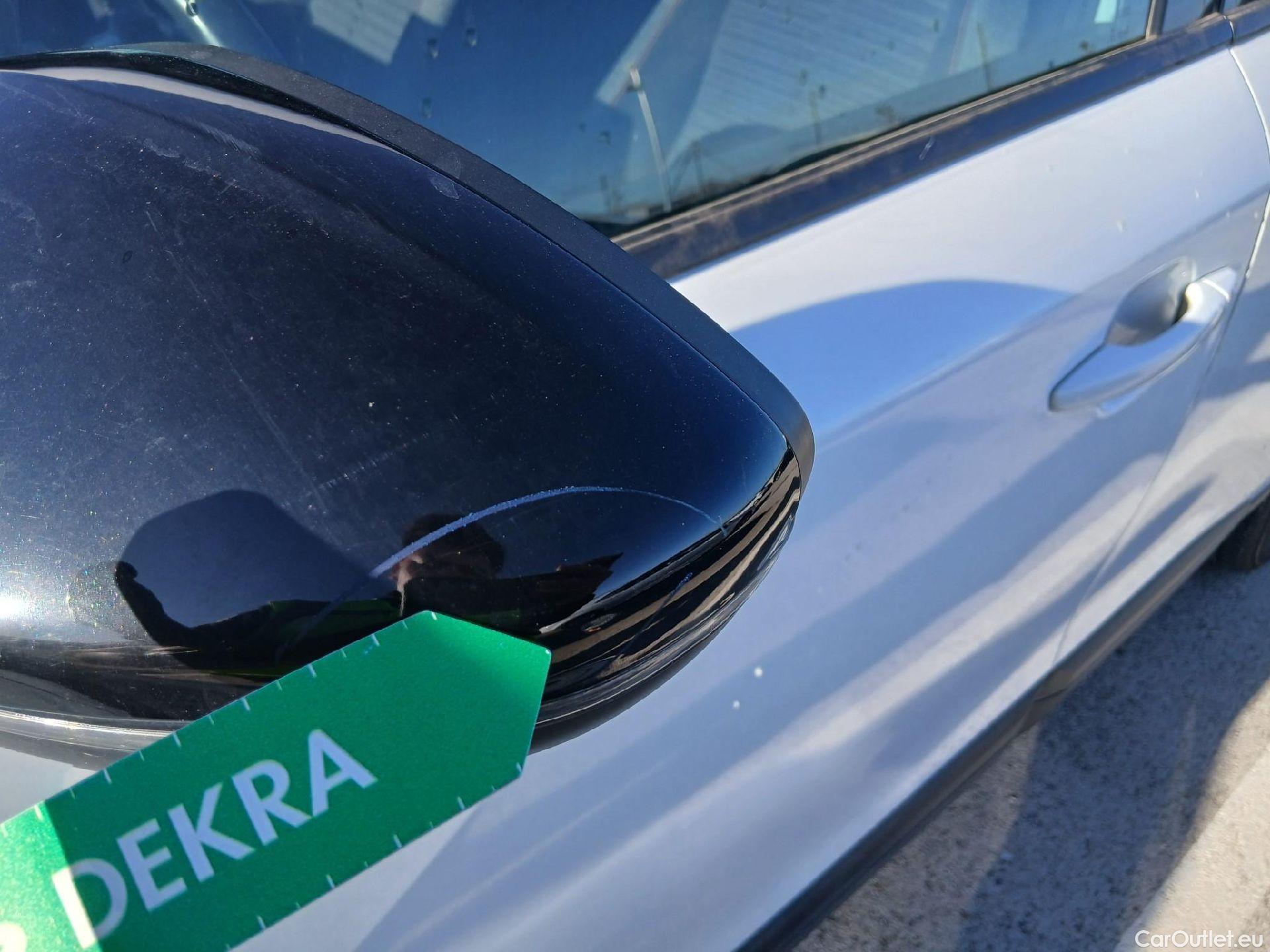  Peugeot  2008 PEUGEOT  / 2019 / 5P / todoterreno Active Pack BlueHDI 81kW (110CV) #11