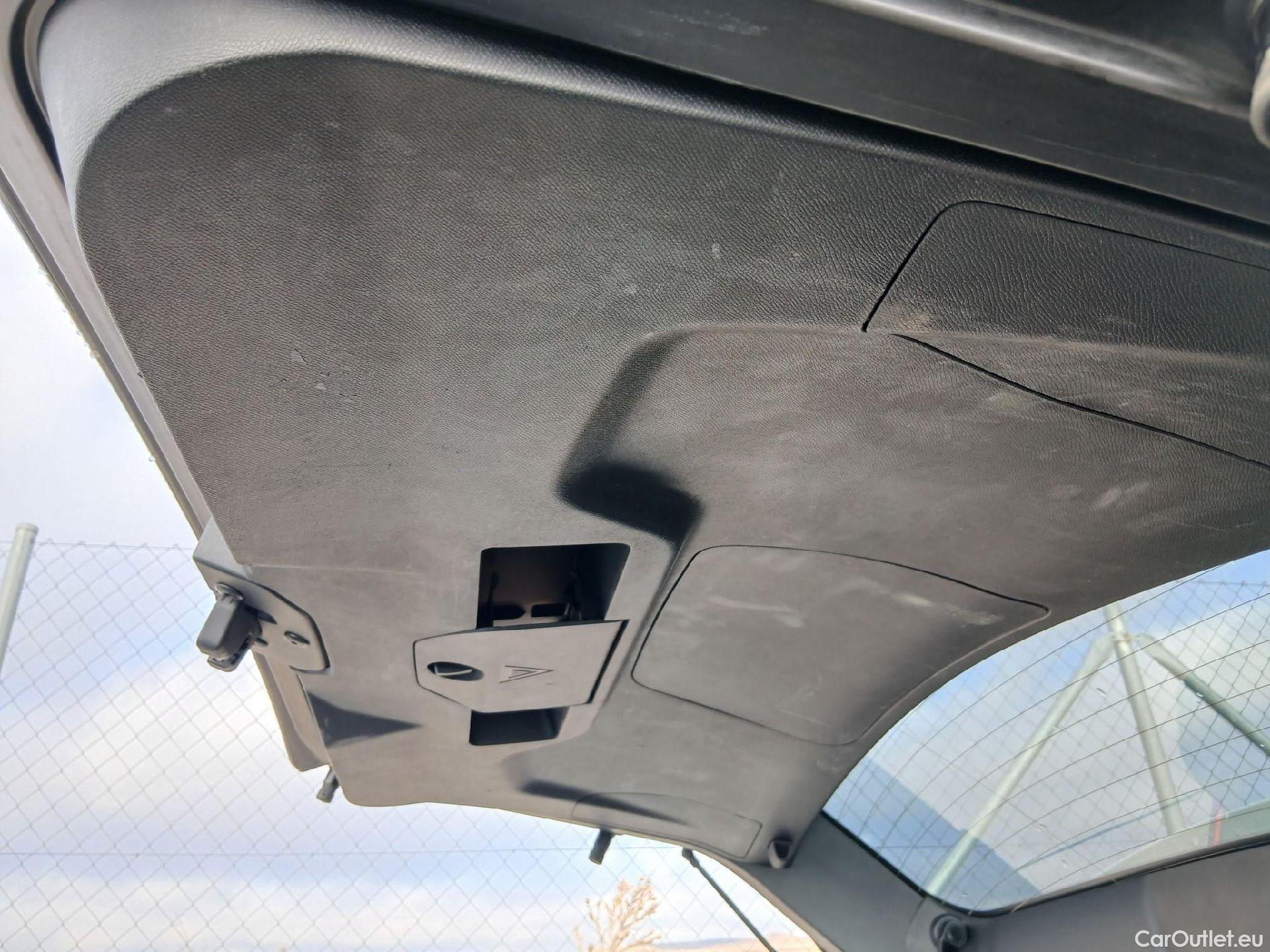  Peugeot  3008 PEUGEOT  / 2016 / 5P / todoterreno 1.2 PURETECH 96KW (130CV) ALLURE S&S (CX) #5