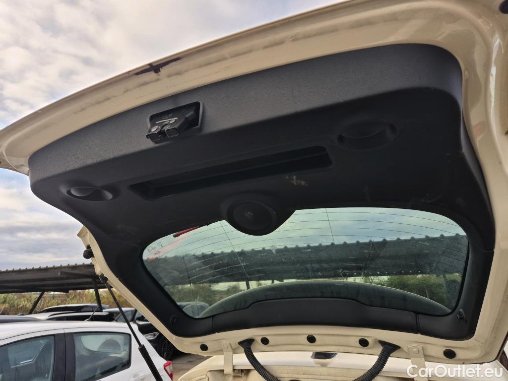  Mini  Cooper MINI MINI / 2014 / 5P / berlina con portón ONE 5 PUERTAS (CX) #9