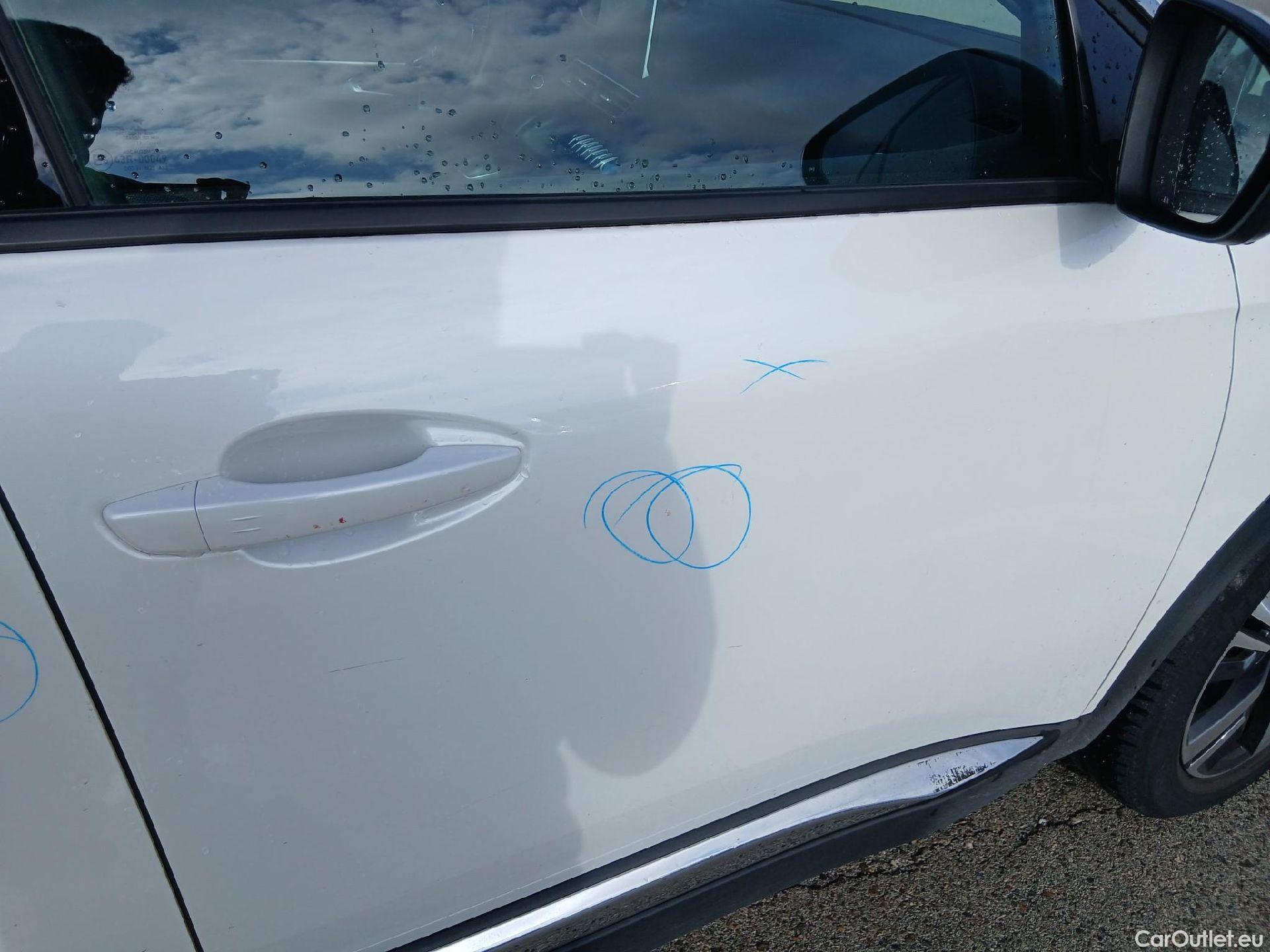  Peugeot  3008 PEUGEOT  / 2016 / 5P / todoterreno 1.2 PURETECH 96KW (130CV) ALLURE S&S (CX) #15