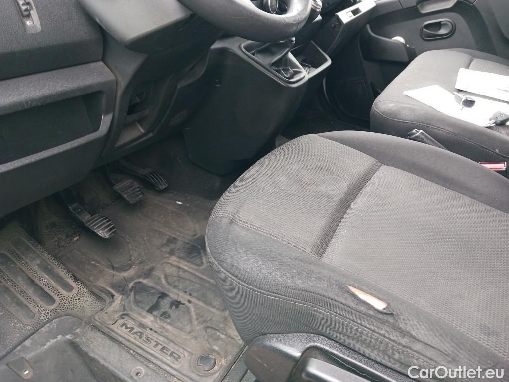  Renault  Master RENAULT TRUCKS UK  VU 4p 3G furgón Red Edition Van FWD 135CV L3H2 #26